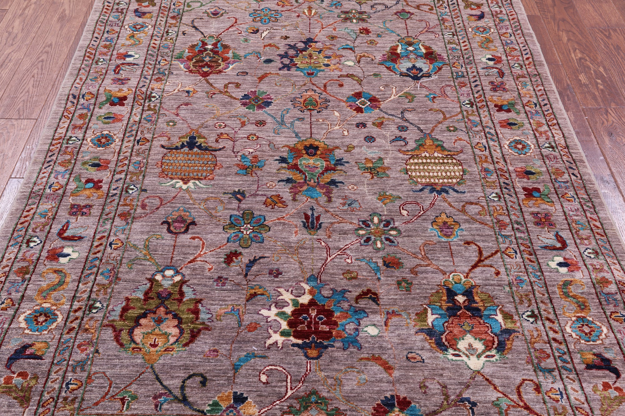 Peshawar Hand Knotted Wool Rug - 4' 9" X 6' 6" - Golden Nile