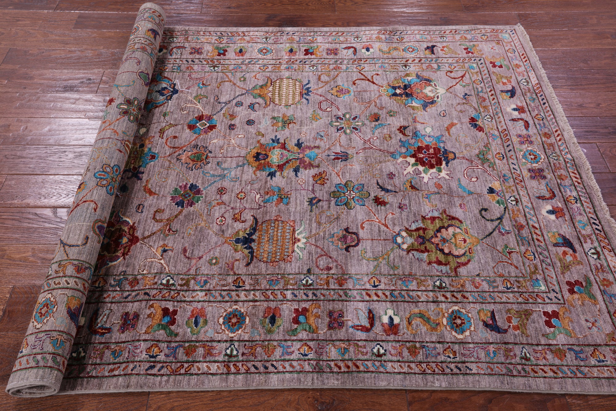 Peshawar Hand Knotted Wool Rug - 4' 9" X 6' 6" - Golden Nile