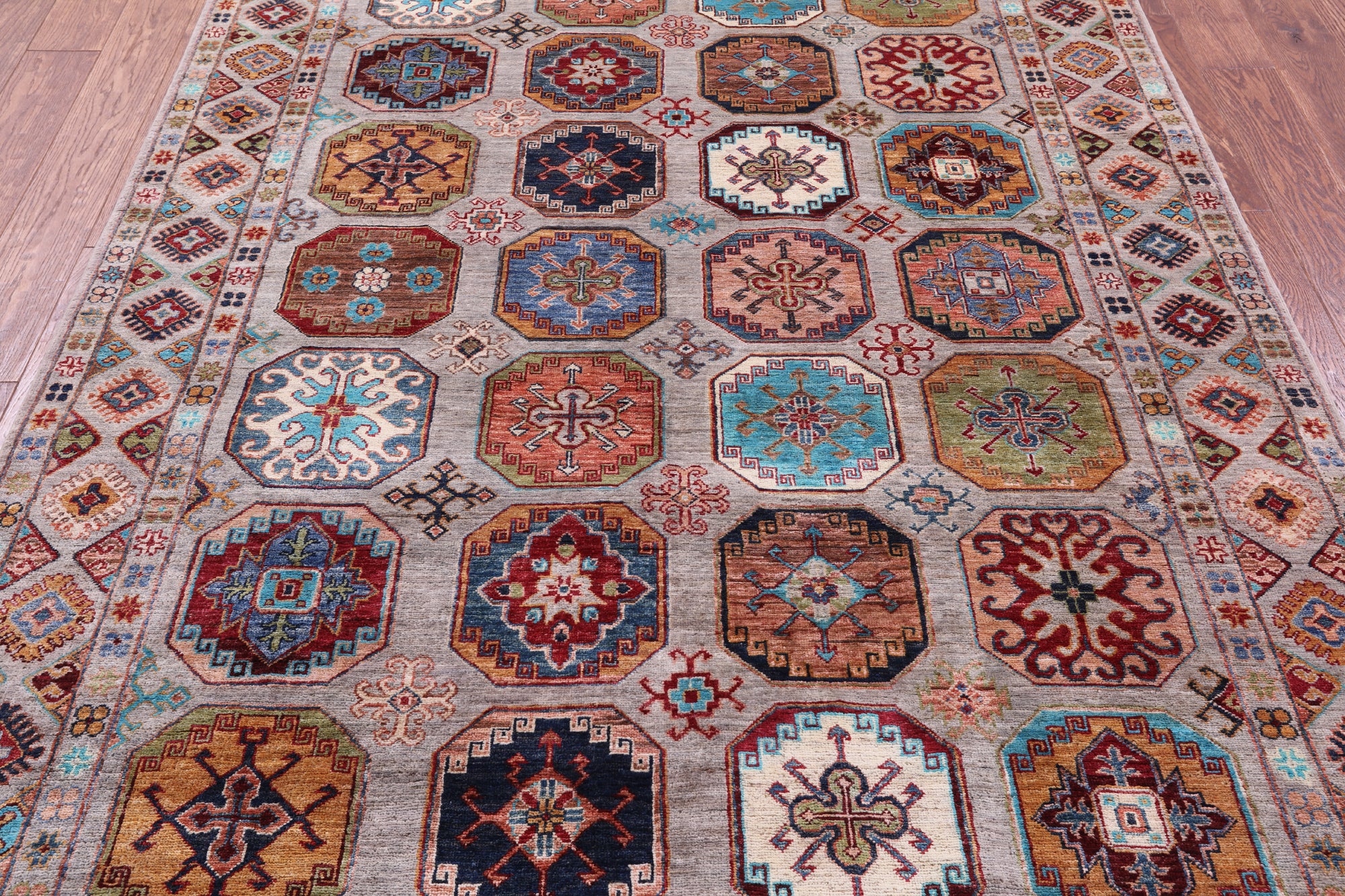 Turkmen Ersari Hand Knotted Wool Rug - 5' 7" X 8' 3" - Golden Nile