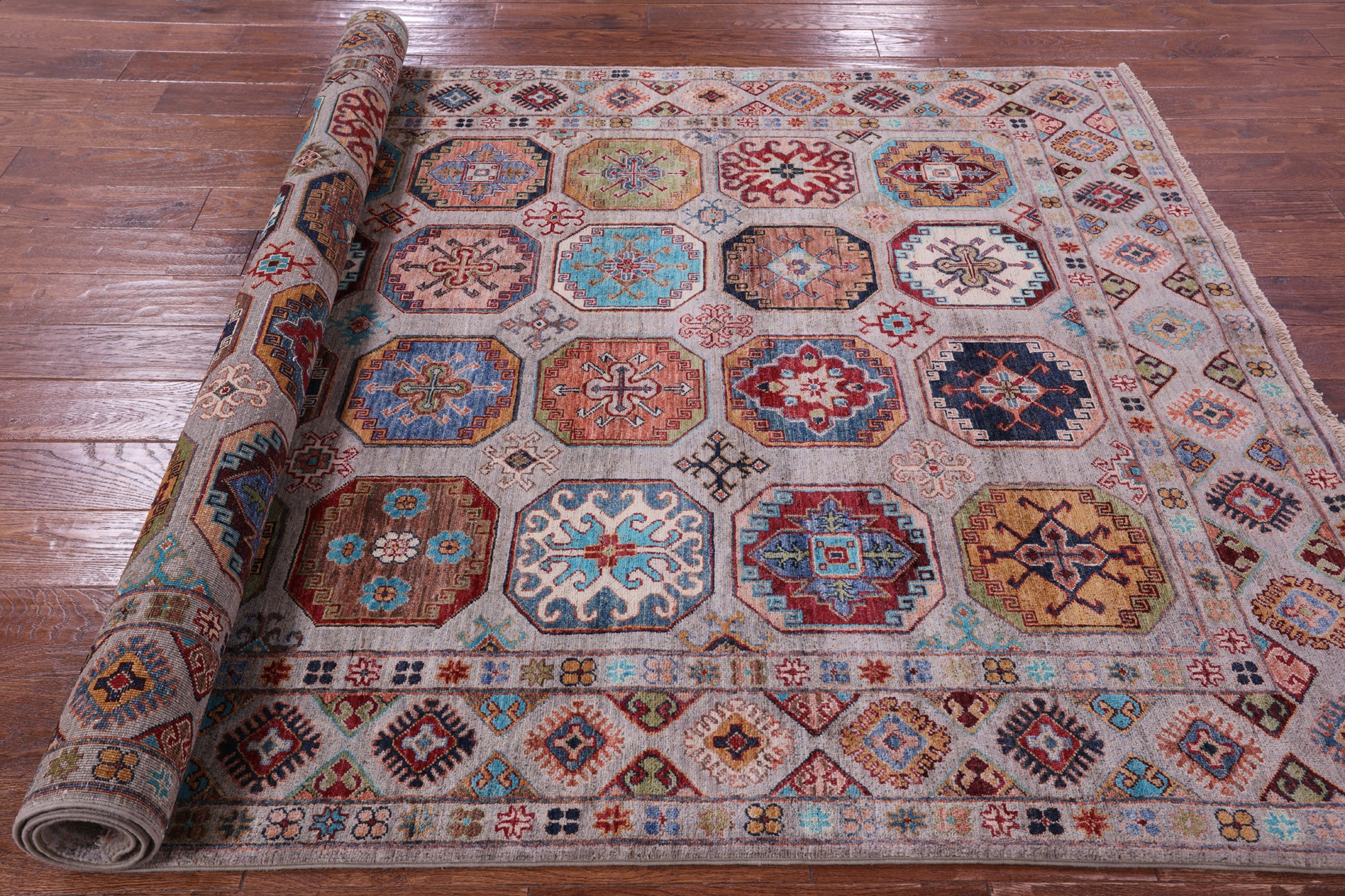 Turkmen Ersari Hand Knotted Wool Rug - 5' 7" X 8' 3" - Golden Nile