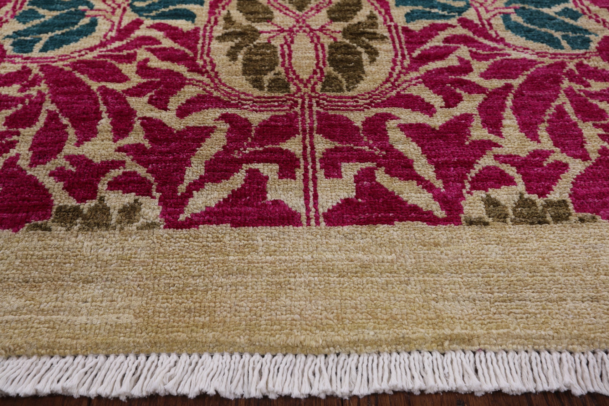 Ivory William Morris Handmade Wool Area Rug - 6' 2" X 9' 2" - Golden Nile