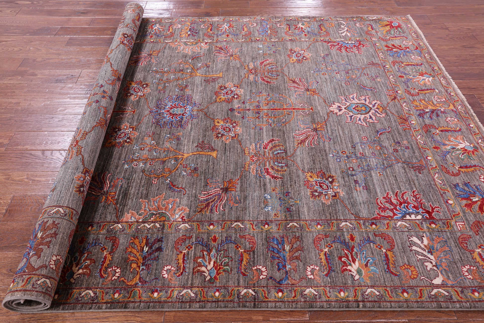 Peshawar Hand Knotted Wool Rug - 6' 6" X 9' 5" - Golden Nile
