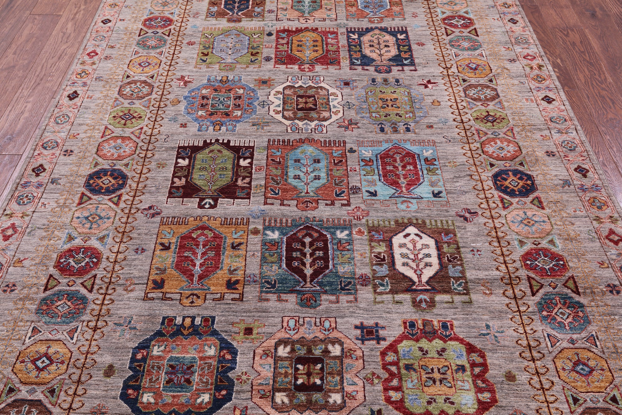 Turkmen Ersari Hand Knotted Wool Rug - 5' 7" X 8' 1" - Golden Nile