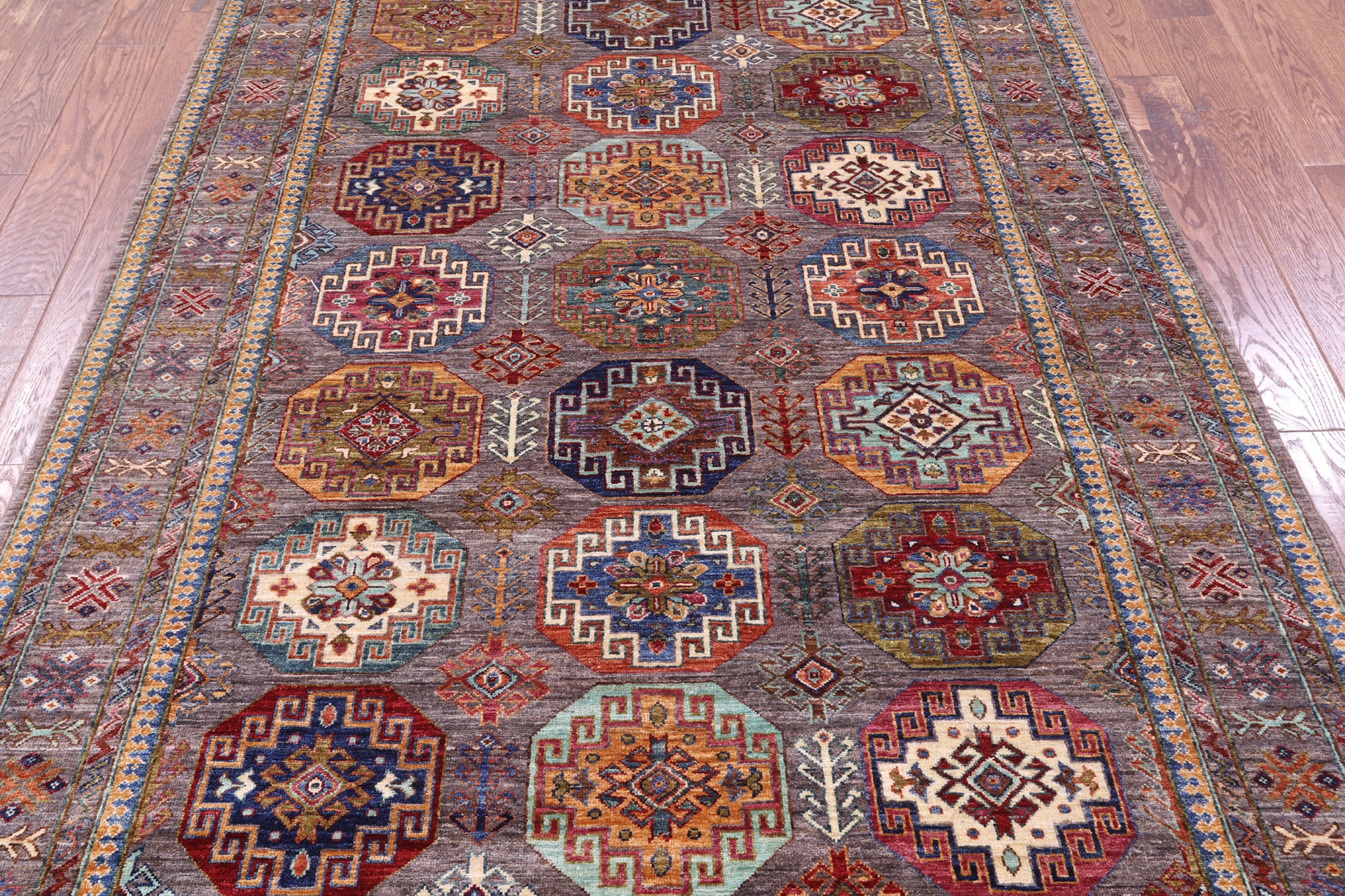 Turkmen Ersari Hand Knotted Wool Rug - 5' 8" X 8' 1" - Golden Nile