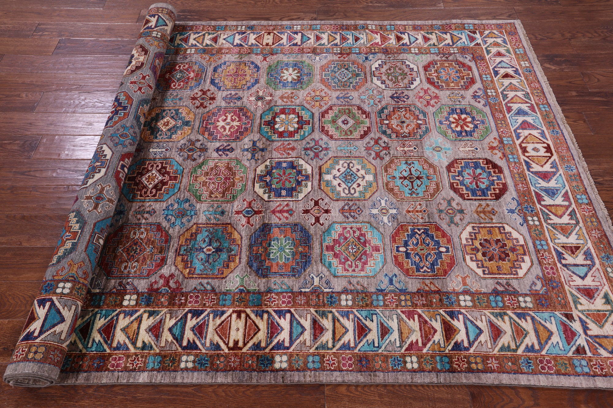 Turkmen Ersari Hand Knotted Wool Rug - 5' 8" X 8' 0" - Golden Nile