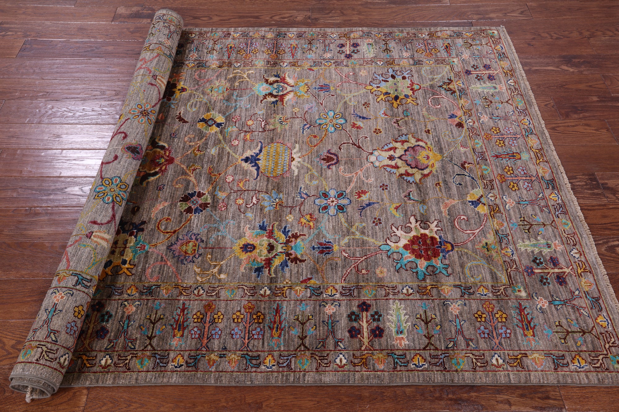 Peshawar Hand Knotted Wool Rug - 5' 1" X 6' 10" - Golden Nile