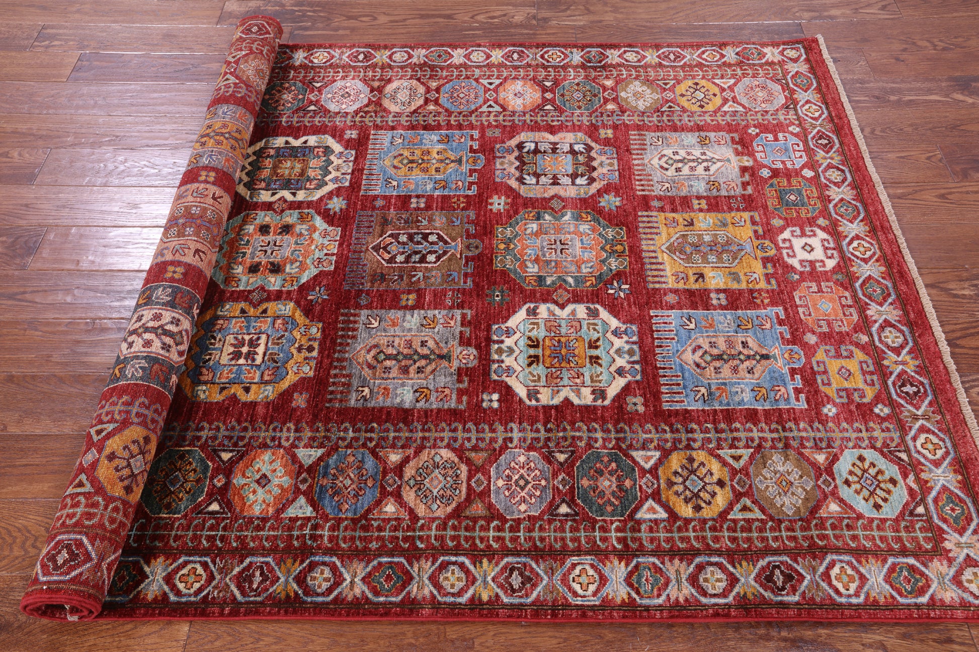 Red Turkmen Ersari Hand Knotted Wool Rug - 4' 11" X 6' 9" - Golden Nile