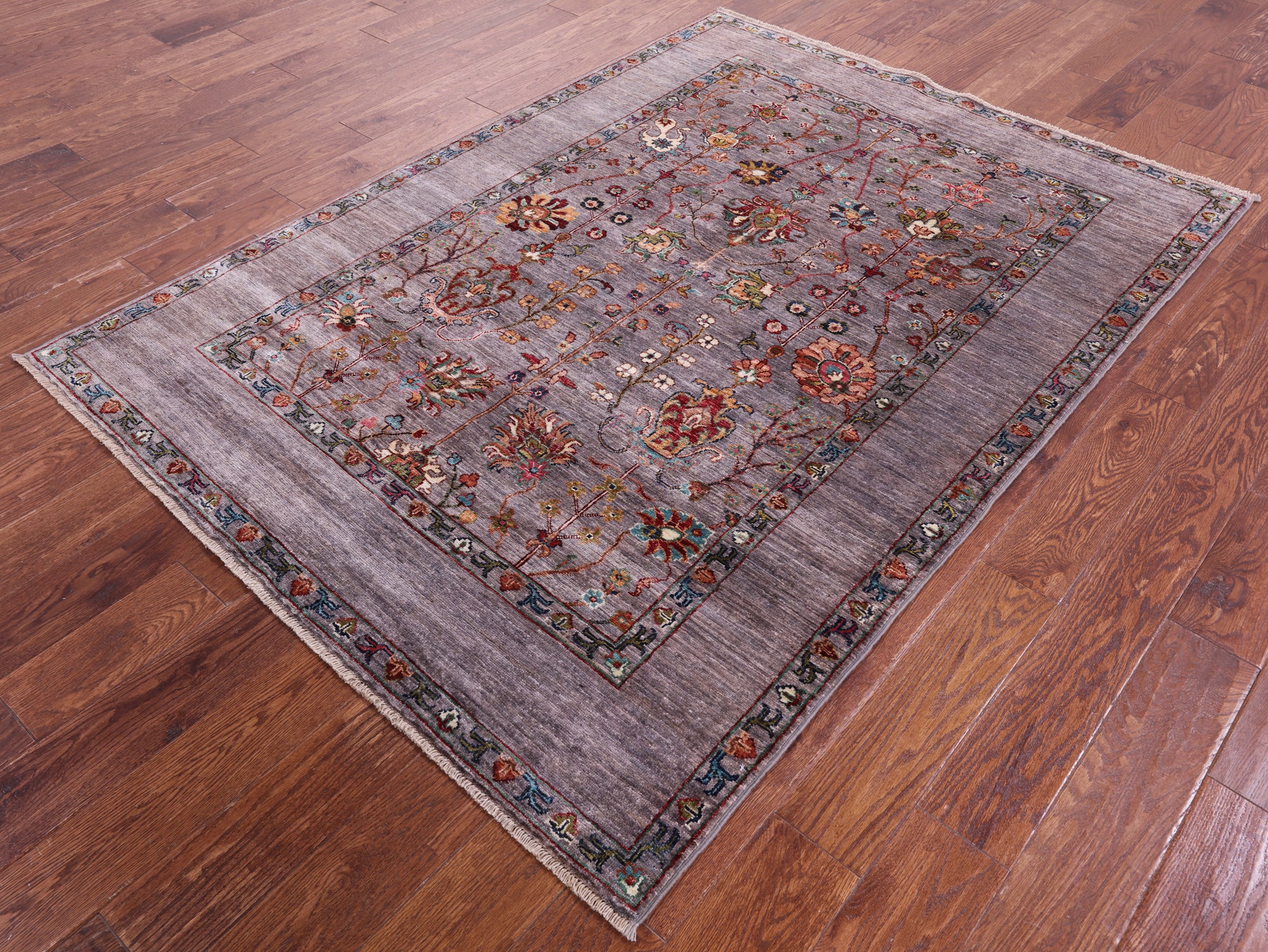 Peshawar Hand Knotted Wool Rug - 4' 10" X 6' 8" - Golden Nile