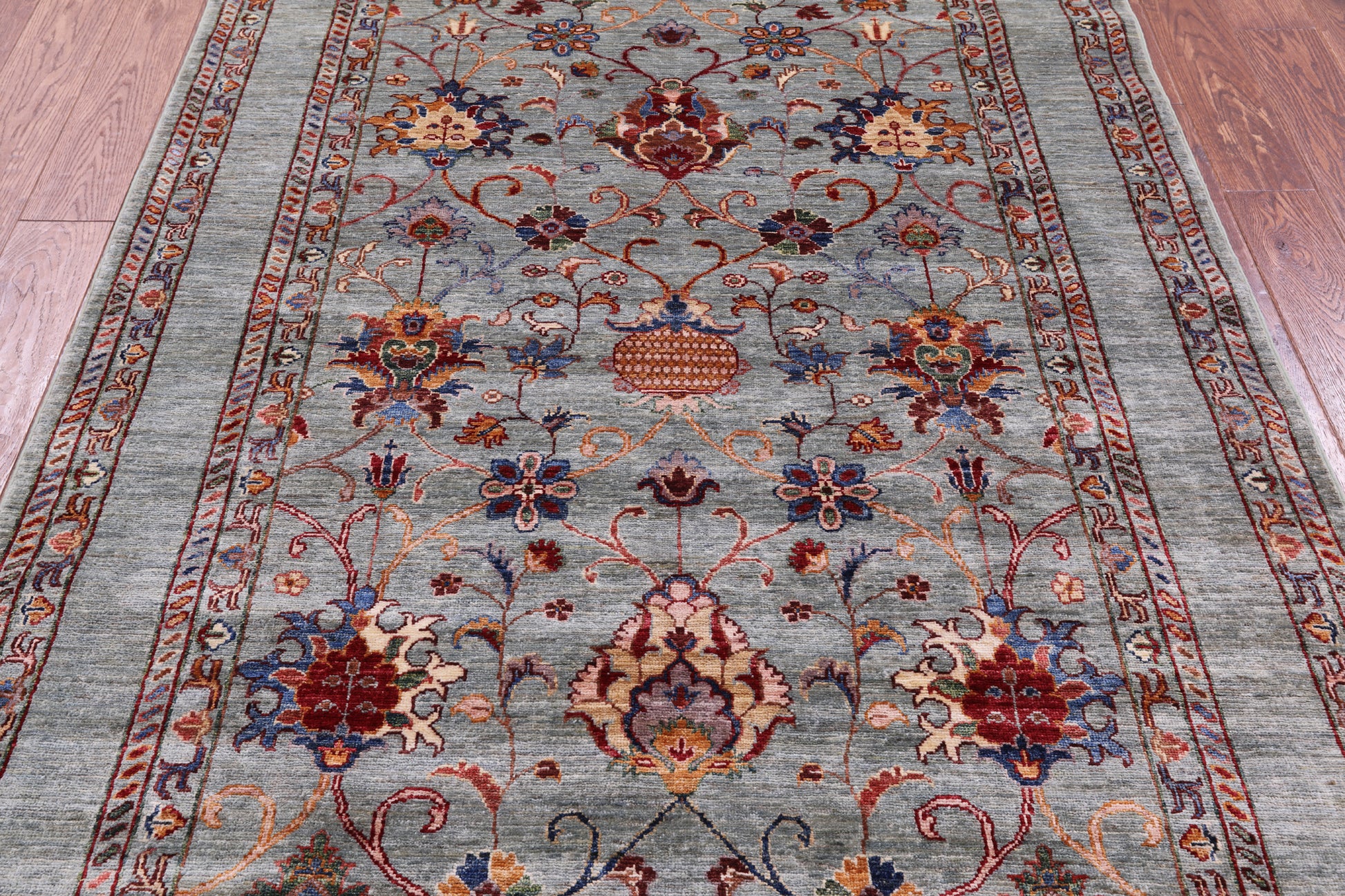 Peshawar Hand Knotted Wool Rug - 4' 10" X 6' 9" - Golden Nile
