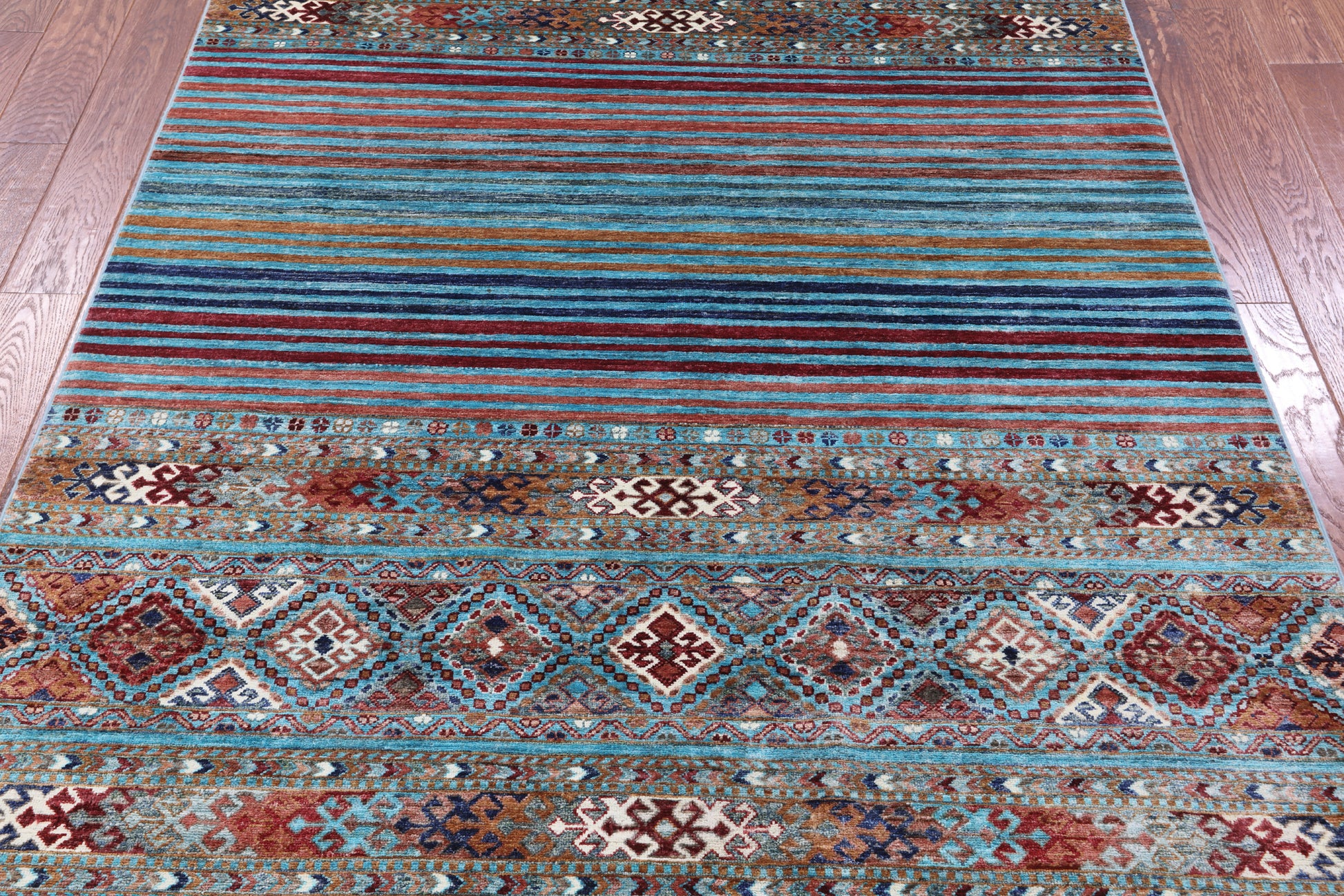 Khorjin Persian Gabbeh Hand Knotted Wool Rug - 5' 6" X 7' 11" - Golden Nile