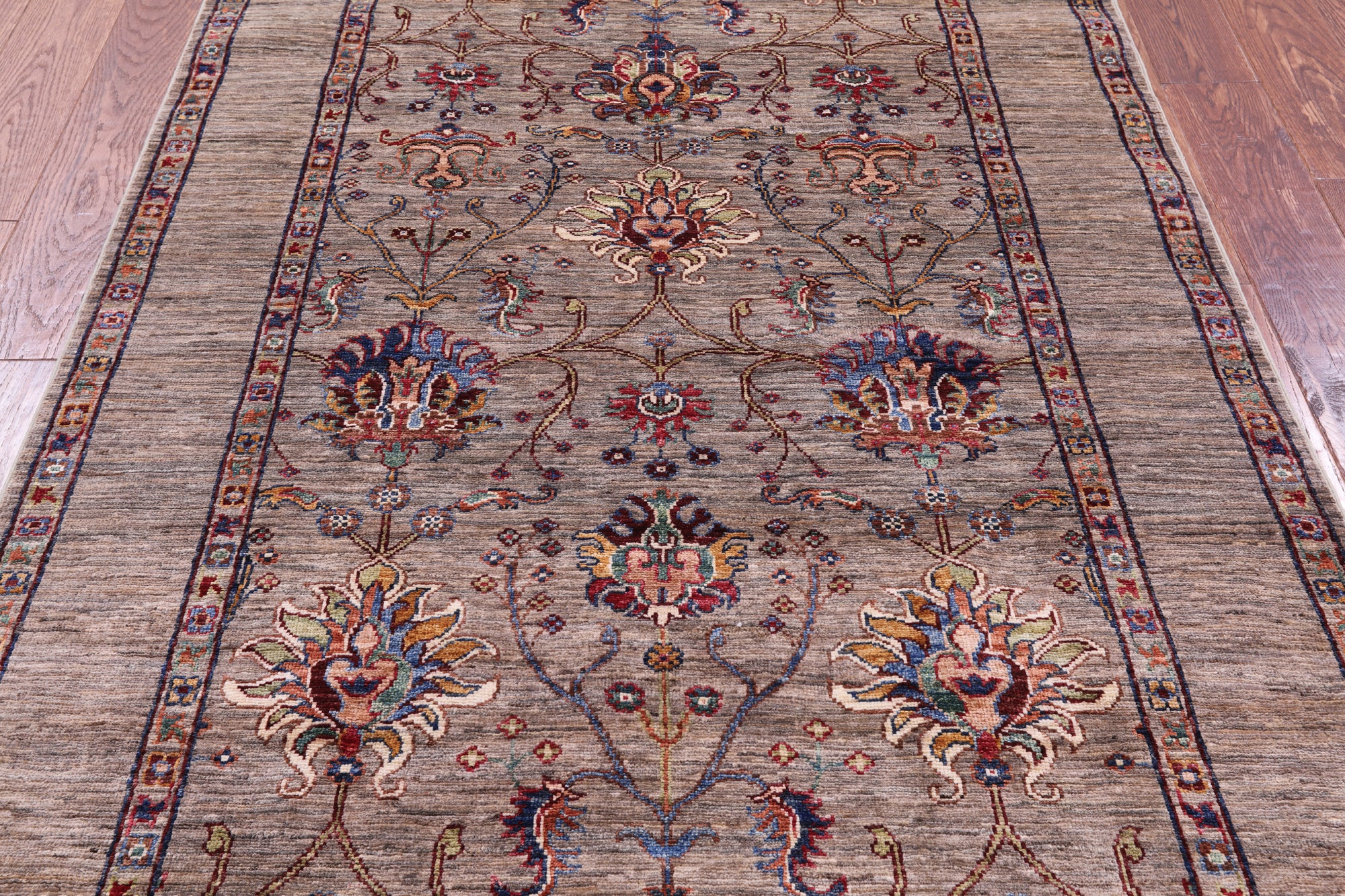 Peshawar Hand Knotted Wool Rug - 4' 2" X 5' 9" - Golden Nile