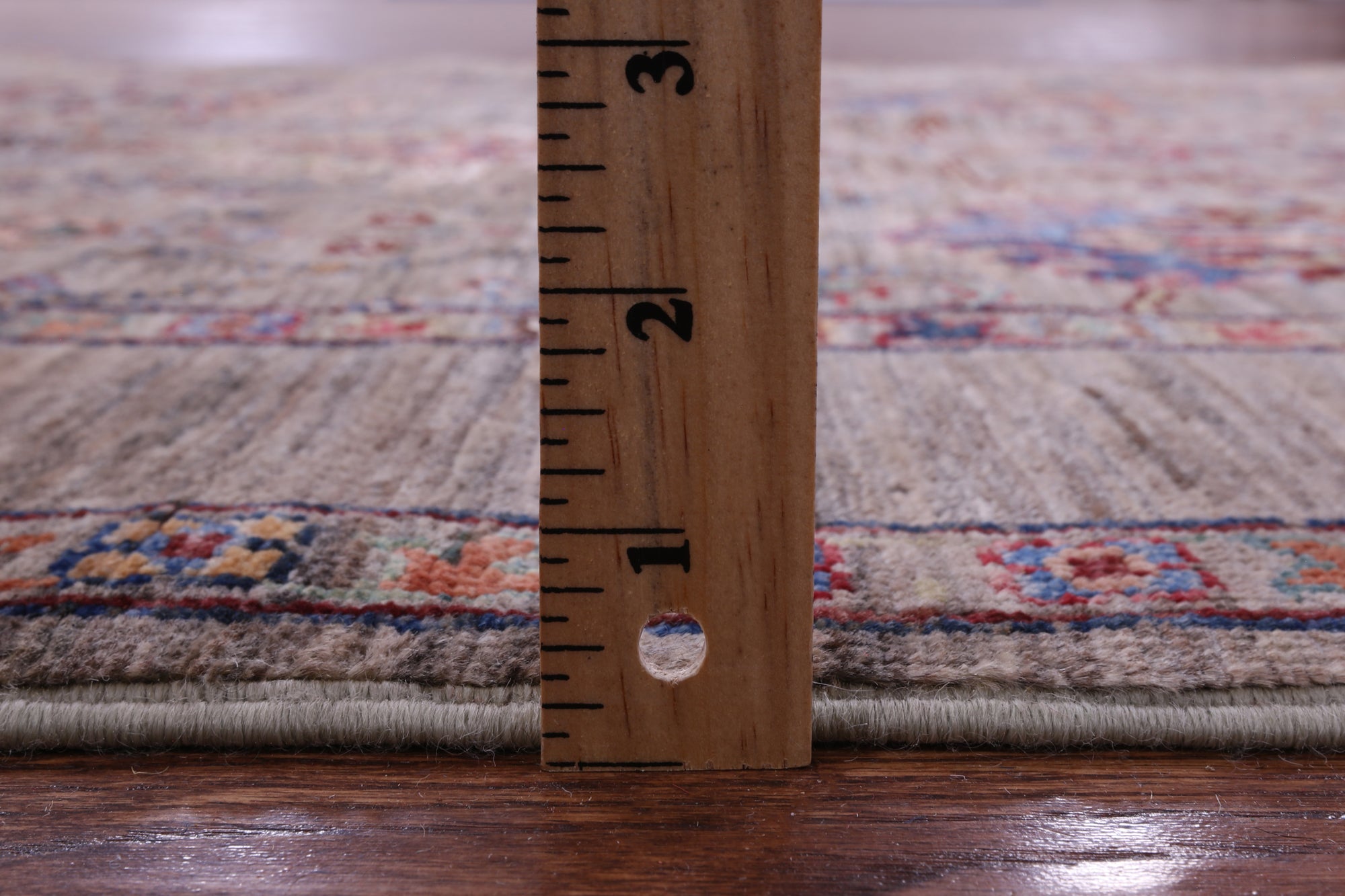Peshawar Hand Knotted Wool Rug - 4' 2" X 5' 9" - Golden Nile