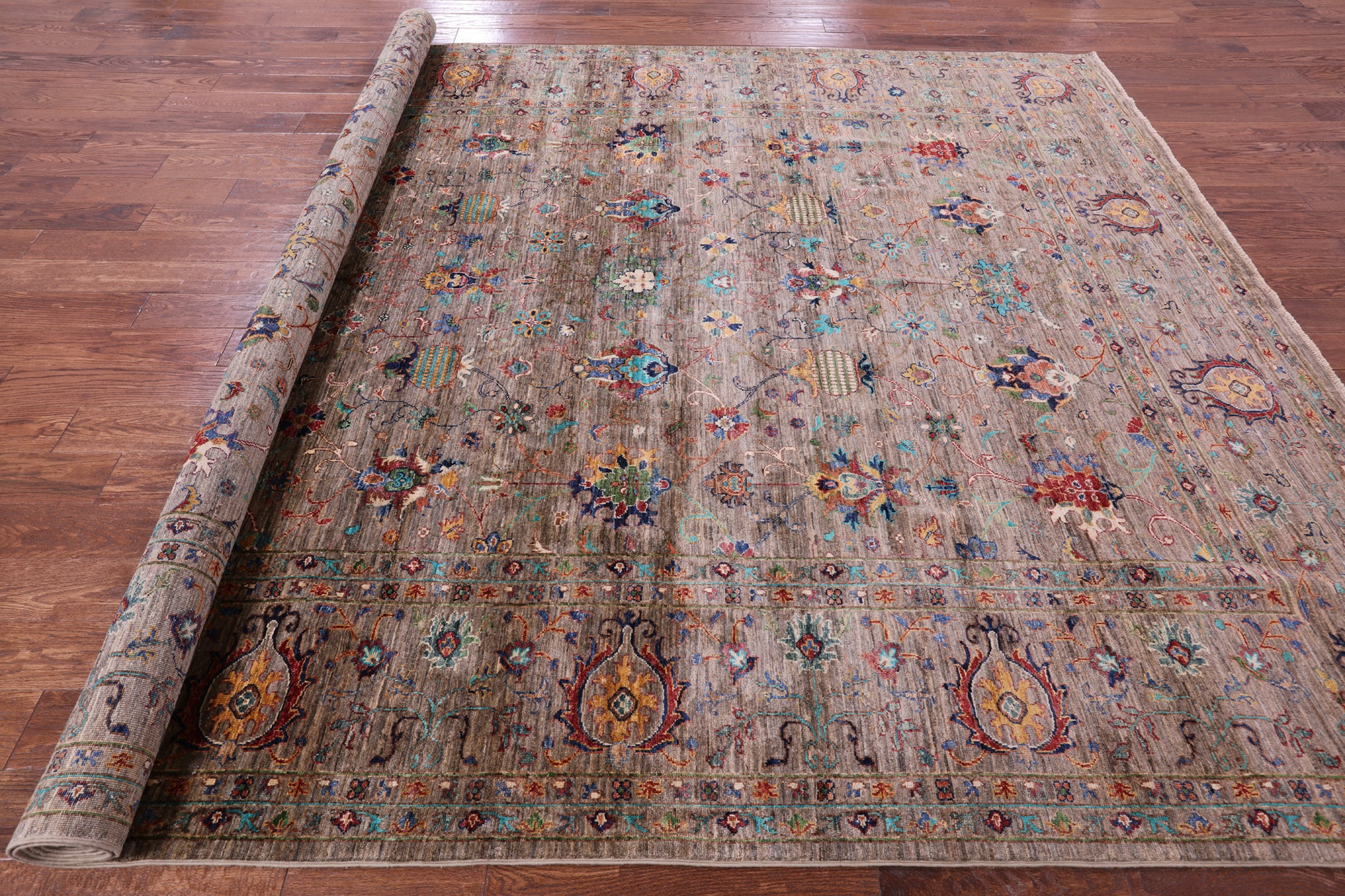Peshawar Hand Knotted Wool Rug - 8' 9" X 12' 2" - Golden Nile