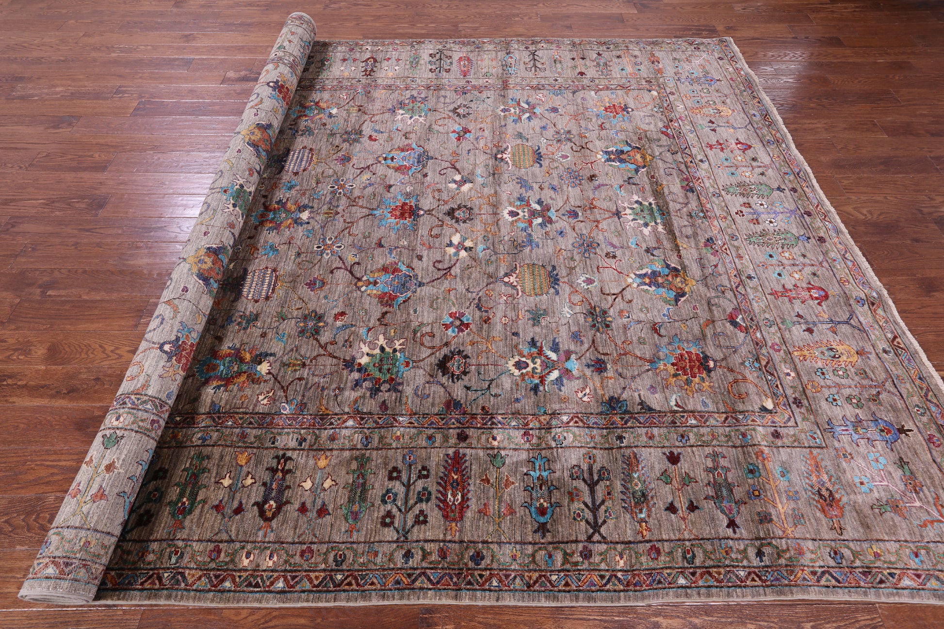 Peshawar Hand Knotted Wool Rug - 8' 6" X 12' 3" - Golden Nile
