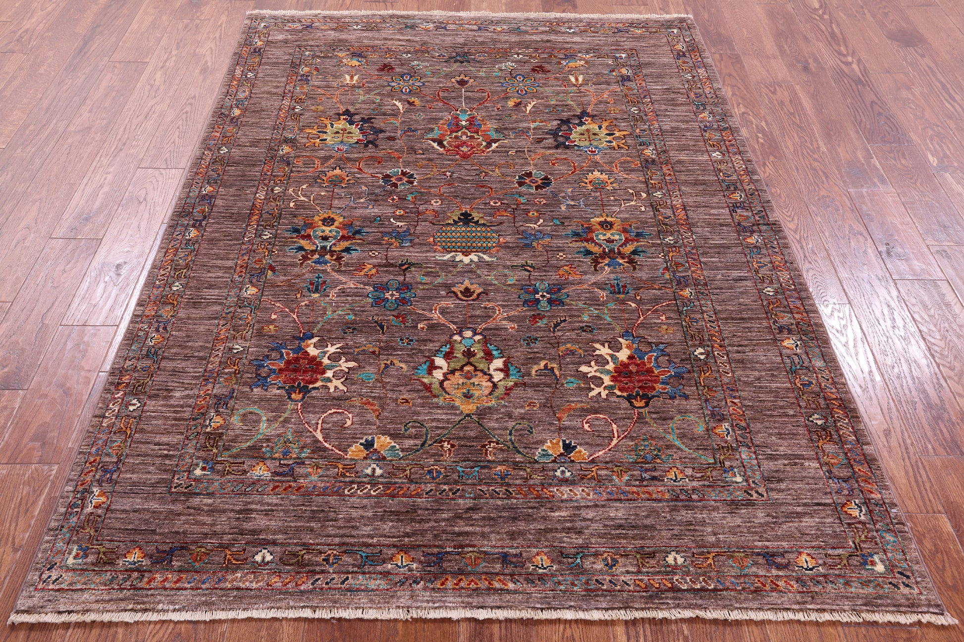 Peshawar Hand Knotted Wool Rug - 5' 1" X 6' 9" - Golden Nile
