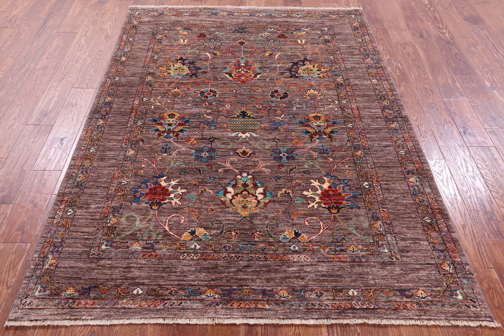 Peshawar Hand Knotted Wool Rug - 5' 1" X 6' 9" - Golden Nile