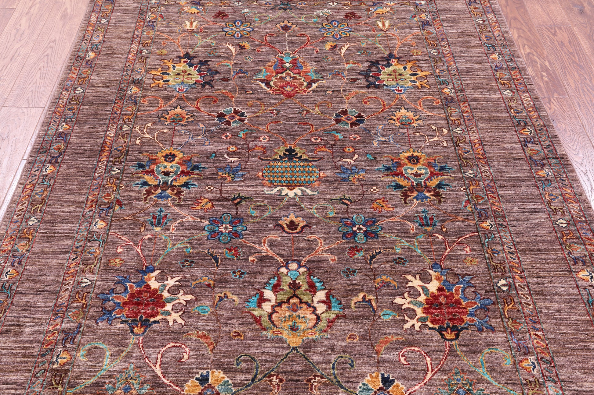Peshawar Hand Knotted Wool Rug - 5' 1" X 6' 9" - Golden Nile