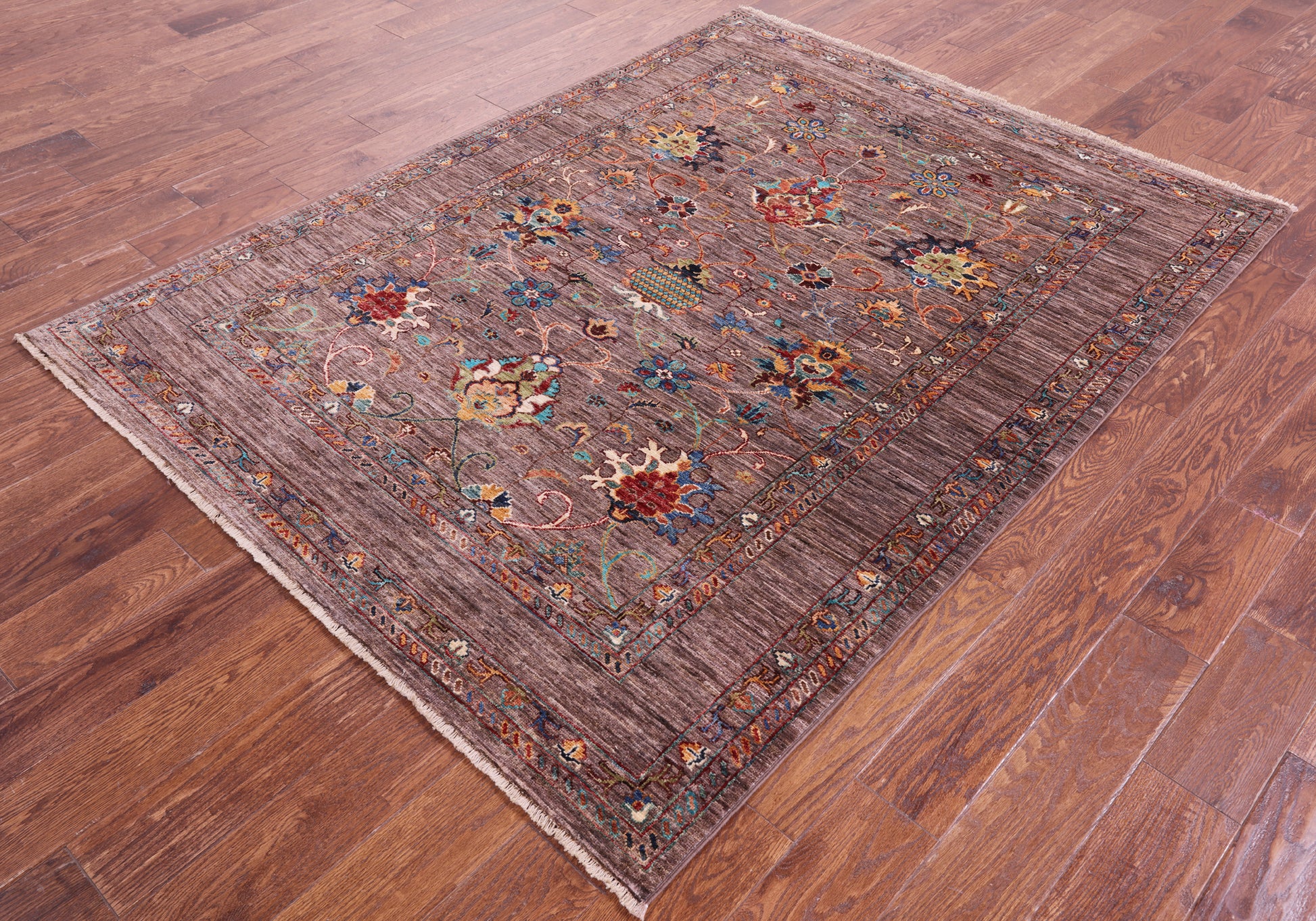 Peshawar Hand Knotted Wool Rug - 5' 1" X 6' 9" - Golden Nile