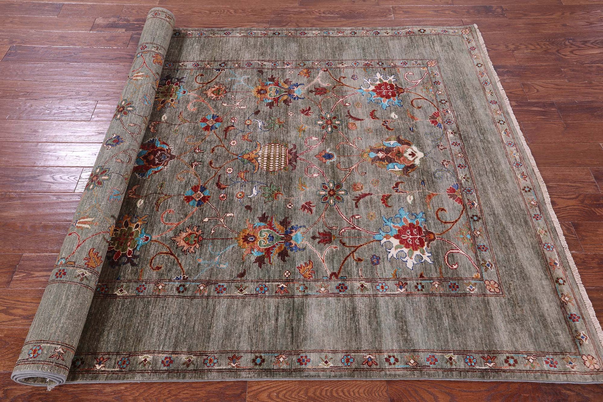 Peshawar Hand Knotted Wool Rug - 5' 8" X 8' 3" - Golden Nile