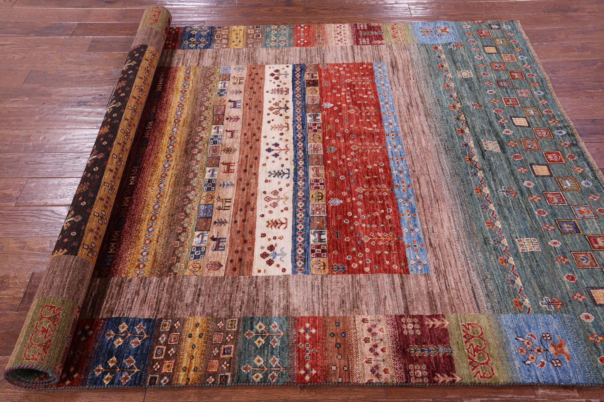 Tribal Persian Gabbeh Hand Knotted Wool Rug - 5' 7" X 7' 11" - Golden Nile