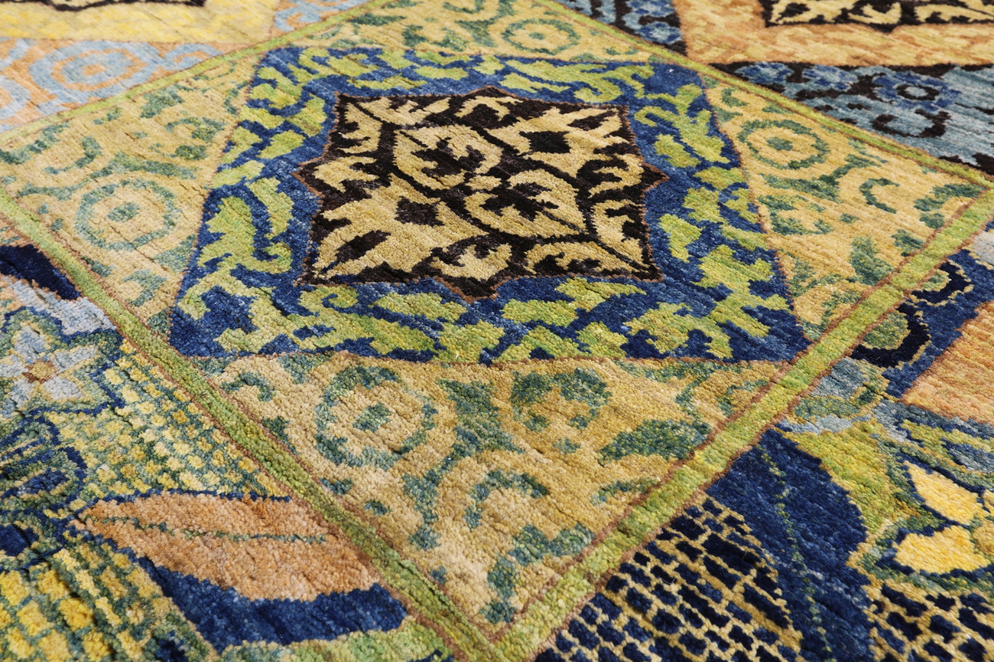 William Morris Hand Knotted Wool Area Rug - 6' 2" X 8' 8" - Golden Nile