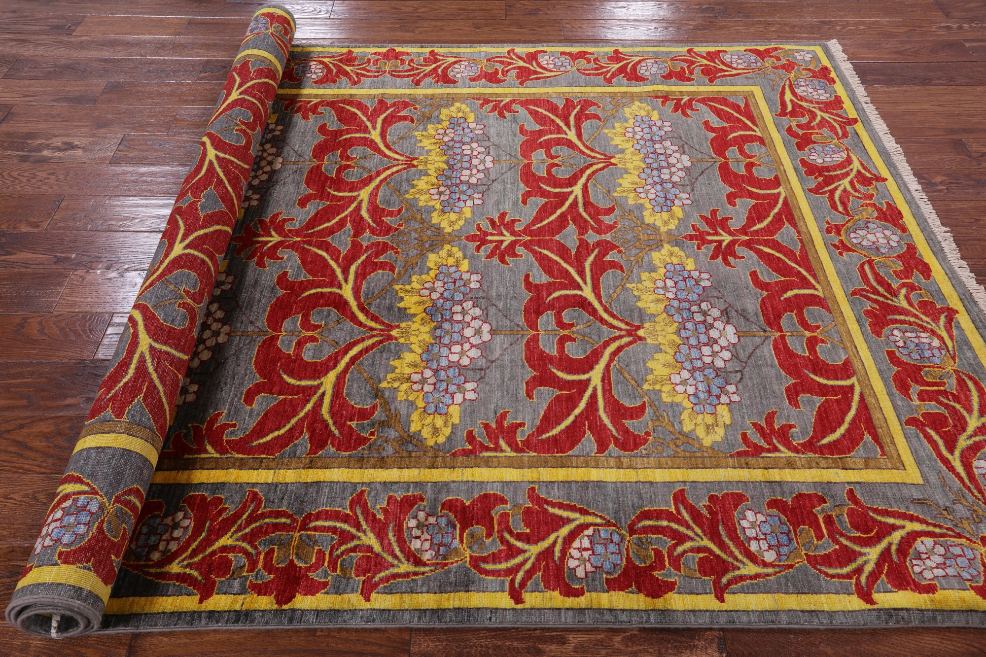 Grey William Morris Hand Knotted Wool Area Rug - 5' 10" X 8' 9" - Golden Nile