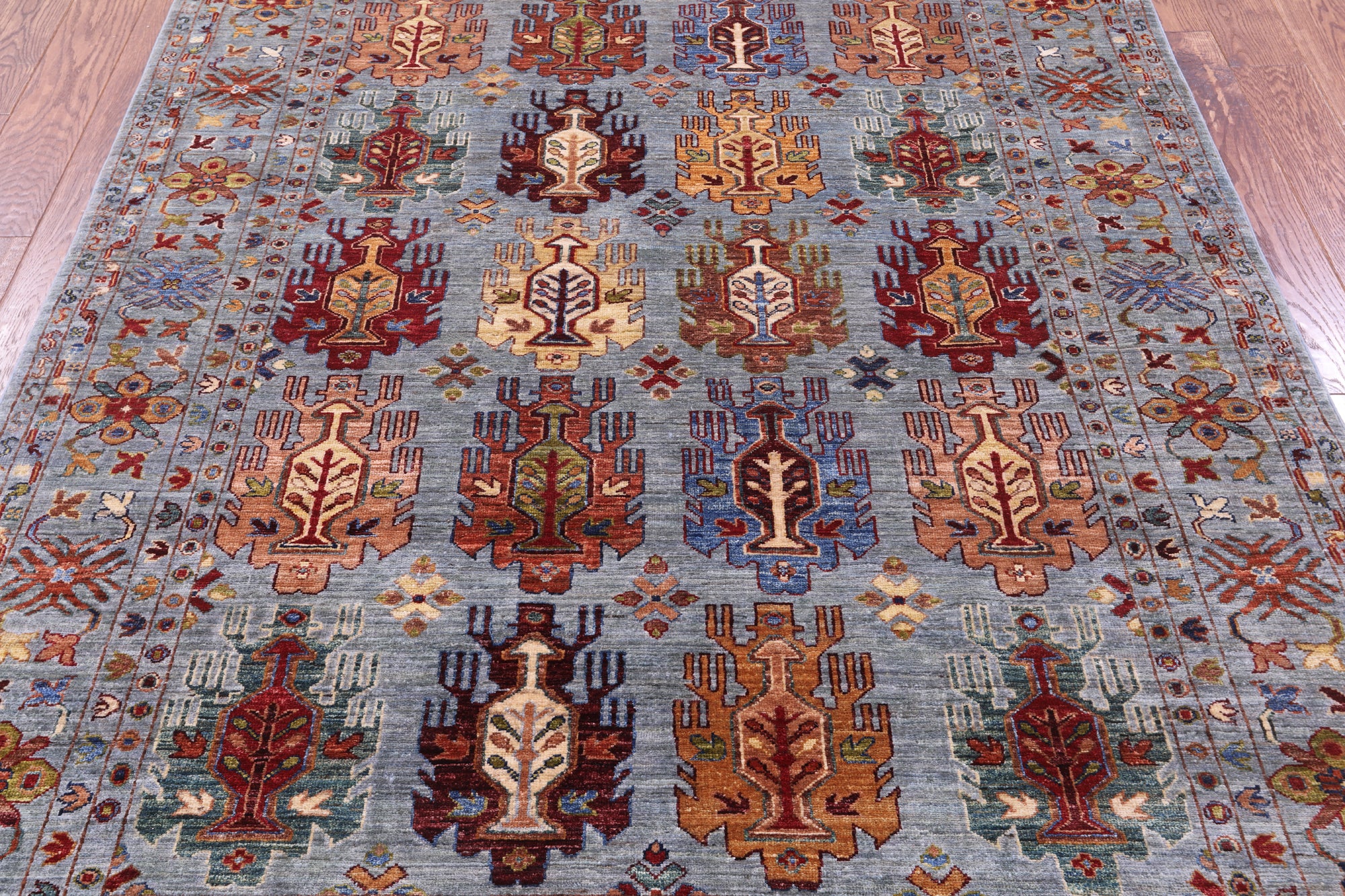 Turkmen Ersari Hand Knotted Wool Rug - 5' 9" X 7' 9" - Golden Nile