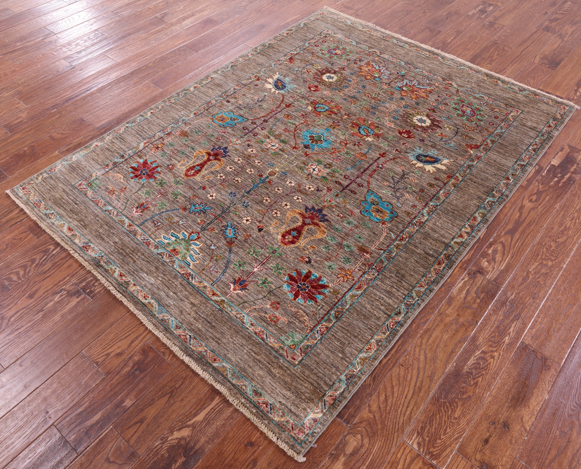 Peshawar Hand Knotted Wool Rug - 5' 1" X 6' 8" - Golden Nile