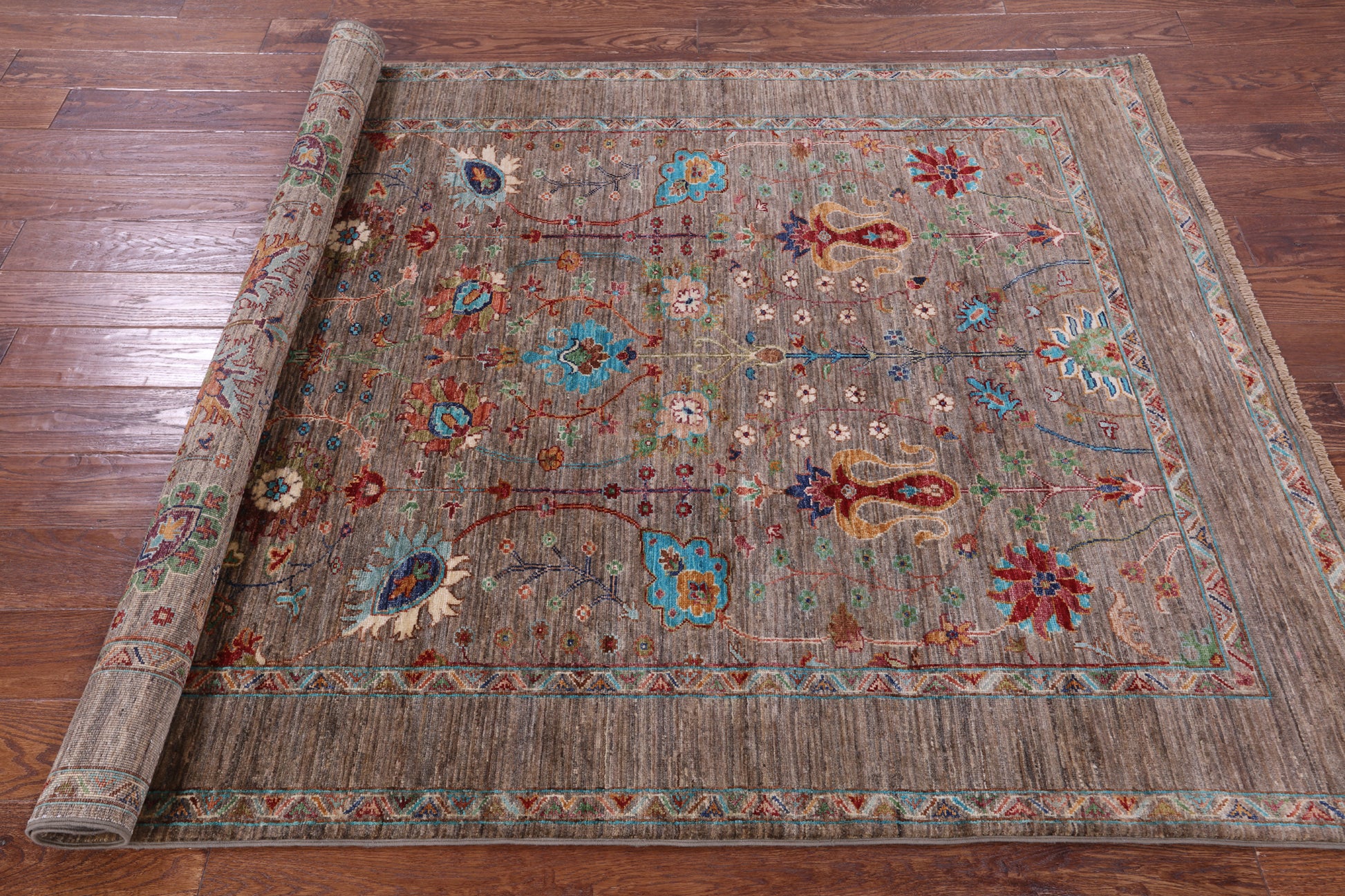 Peshawar Hand Knotted Wool Rug - 5' 1" X 6' 8" - Golden Nile