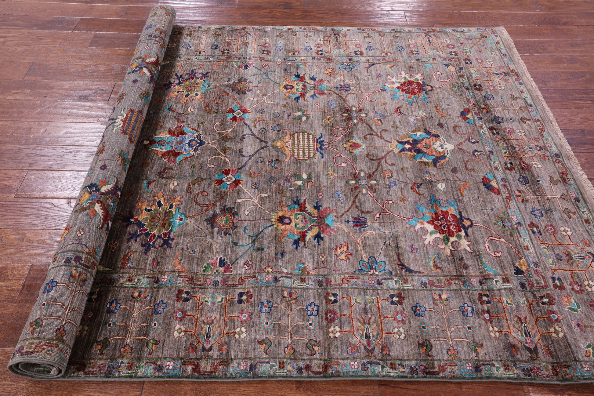 Peshawar Hand Knotted Wool Rug - 5' 7" X 7' 9" - Golden Nile