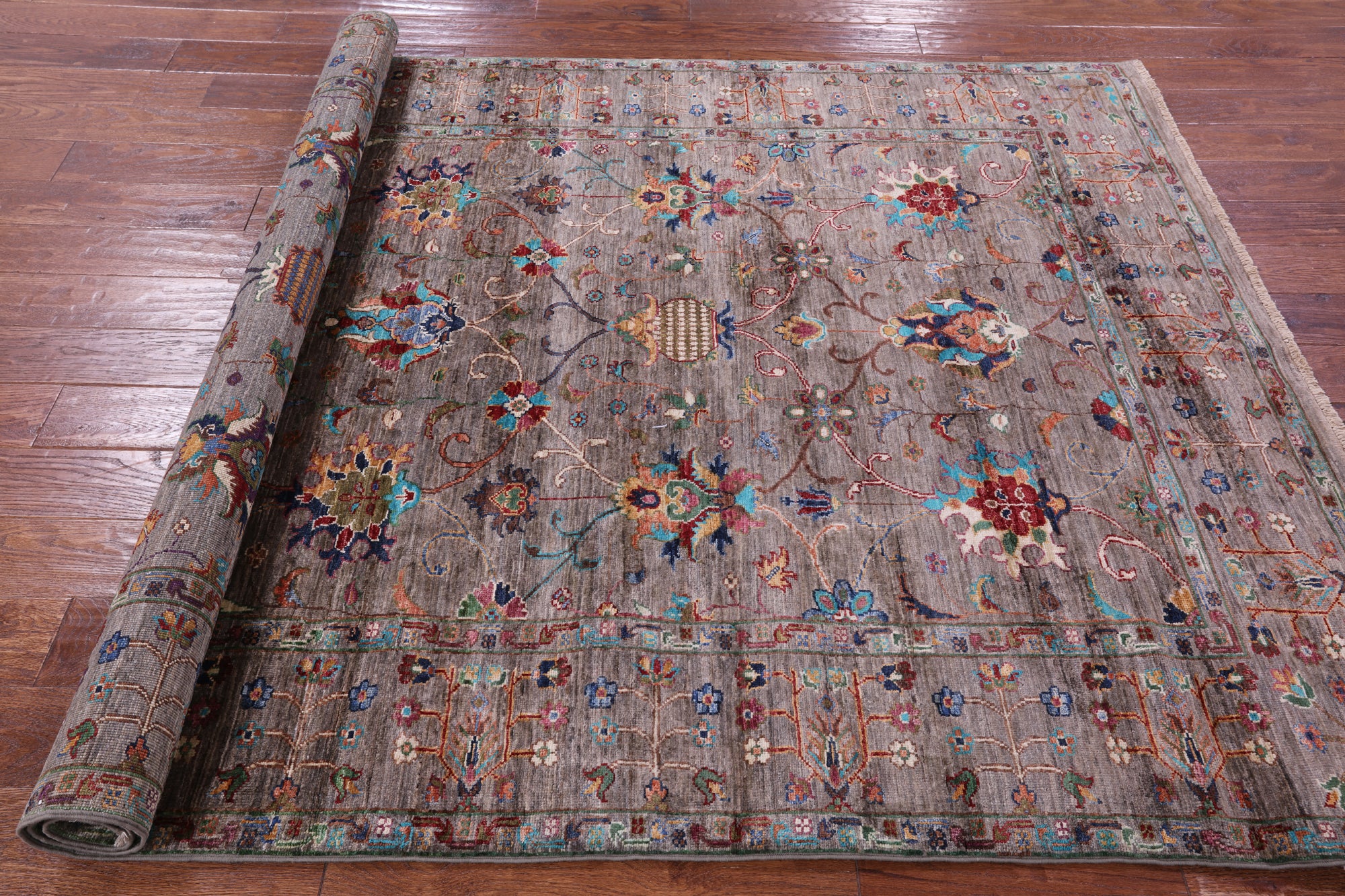 Peshawar Hand Knotted Wool Rug - 5' 7" X 7' 9" - Golden Nile