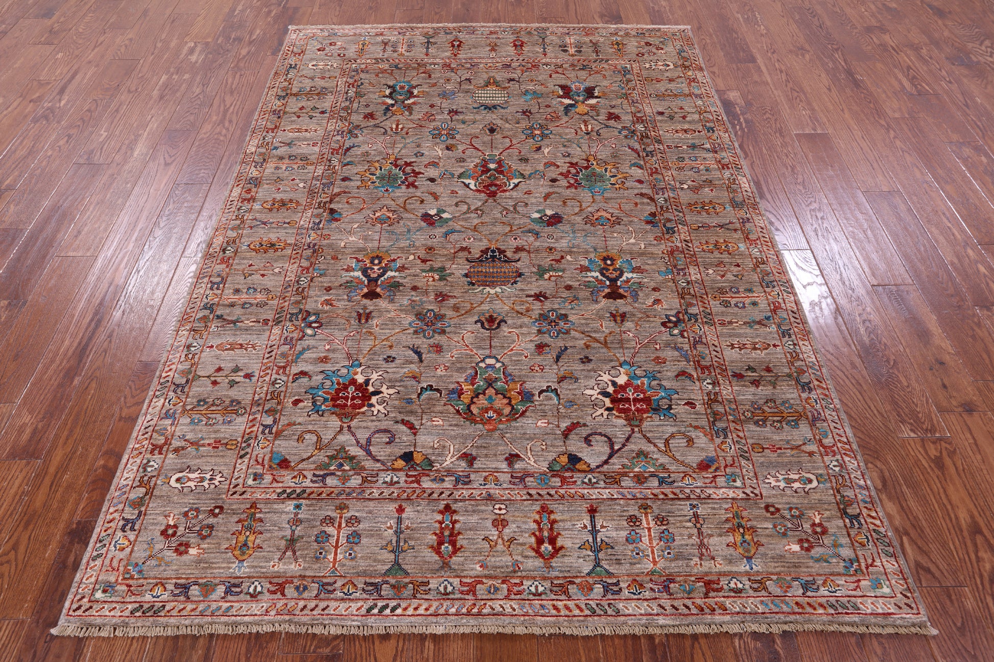 Peshawar Hand Knotted Wool Rug - 5' 9" X 7' 11" - Golden Nile