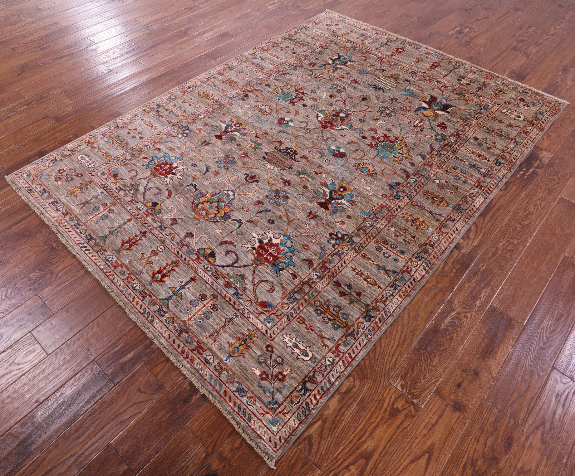 Peshawar Hand Knotted Wool Rug - 5' 9" X 7' 11" - Golden Nile