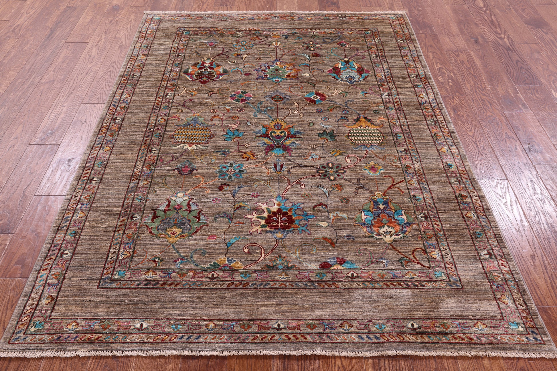 Peshawar Hand Knotted Wool Rug - 5' 1" X 6' 8" - Golden Nile