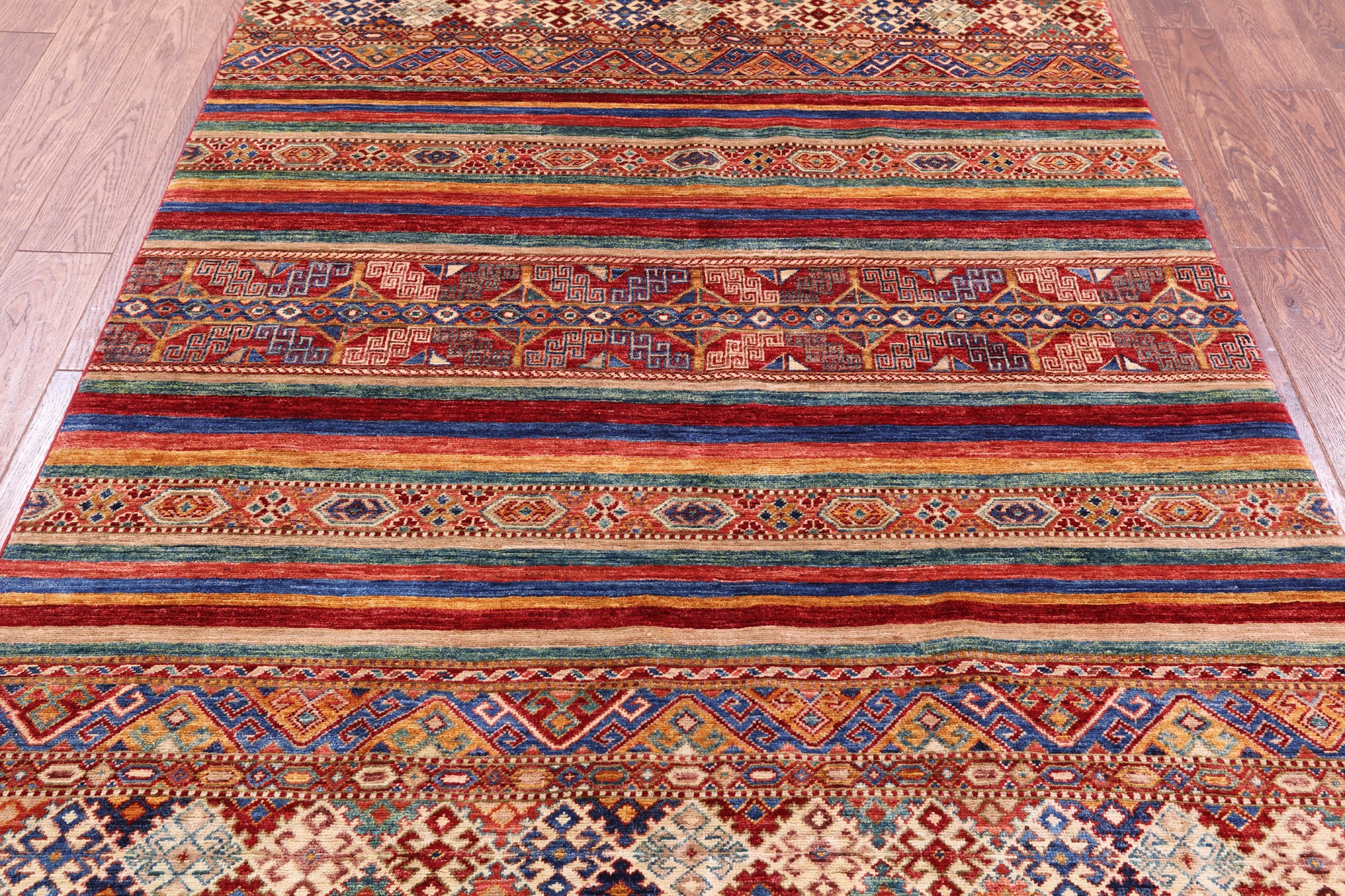 Khorjin Persian Gabbeh Hand Knotted Wool Rug - 4' 9" X 6' 7" - Golden Nile