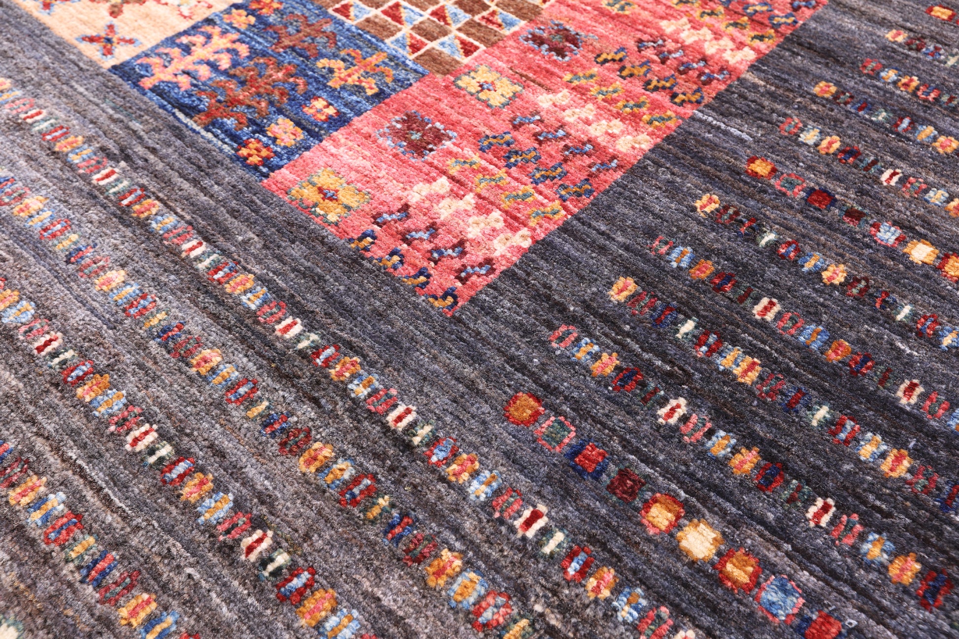 Tribal Persian Gabbeh Hand Knotted Wool Rug - 5' 8" X 7' 9" - Golden Nile