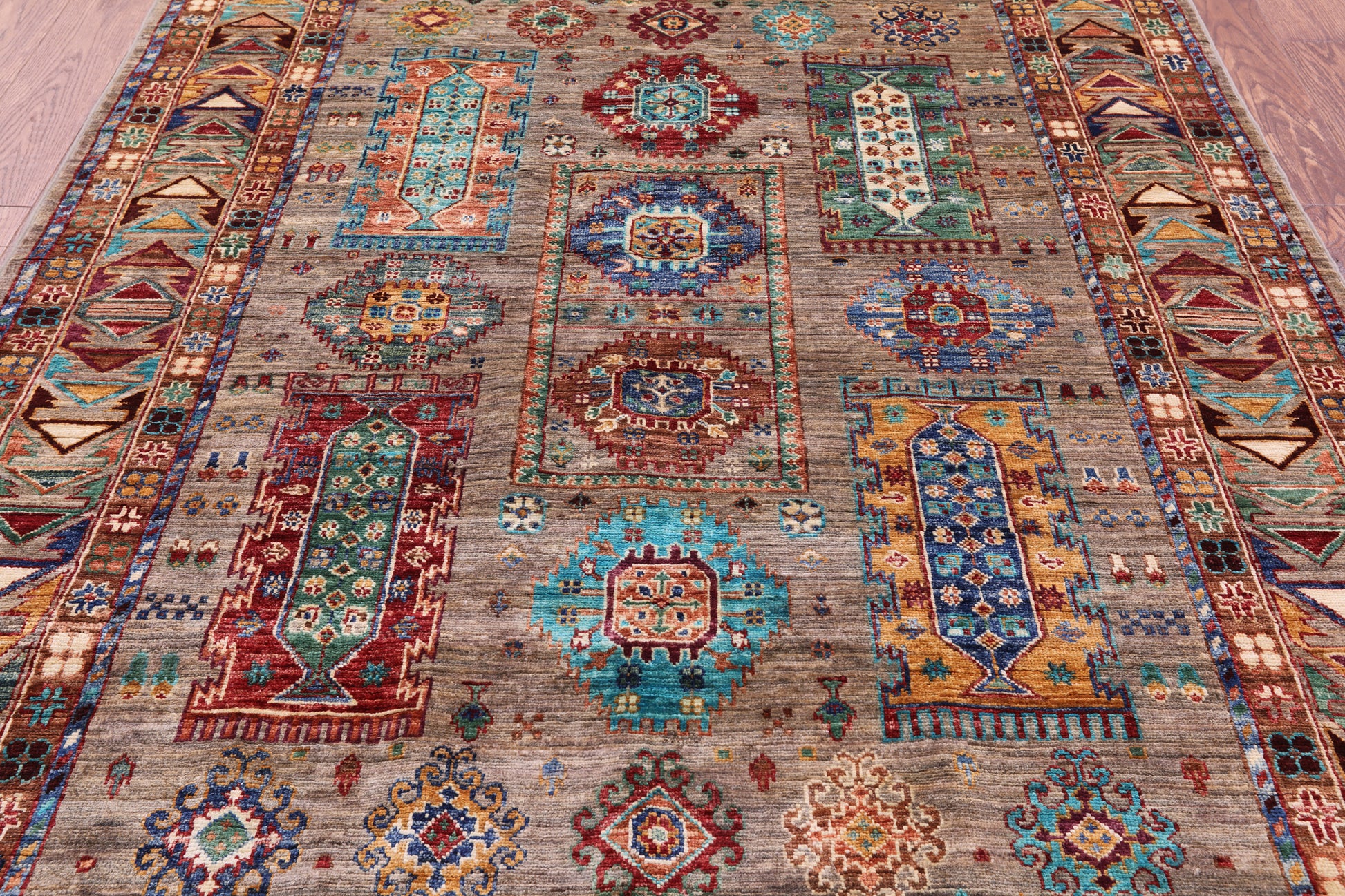 Turkmen Ersari Hand Knotted Wool Rug - 5' 1" X 6' 8" - Golden Nile