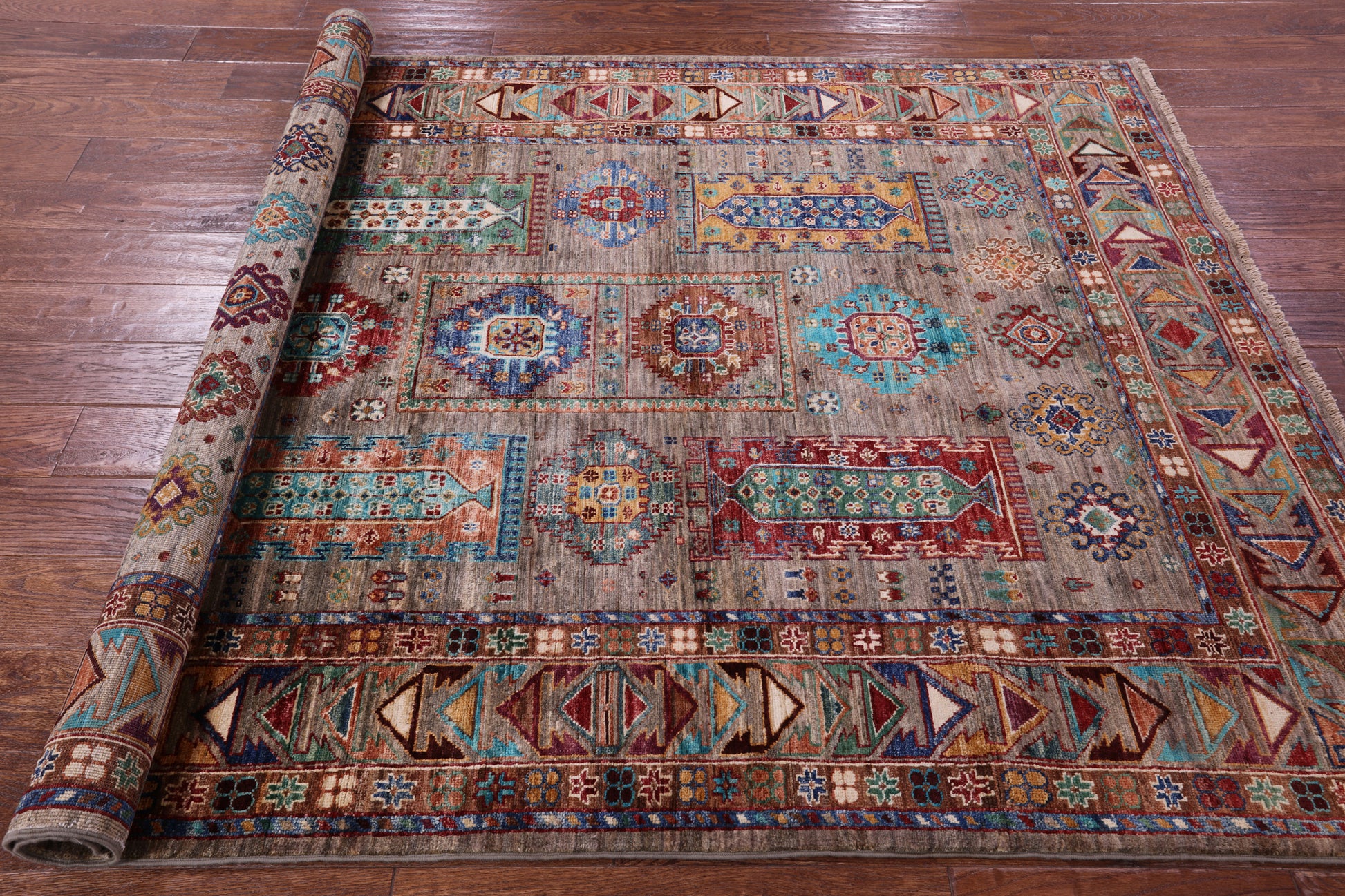 Turkmen Ersari Hand Knotted Wool Rug - 5' 1" X 6' 8" - Golden Nile