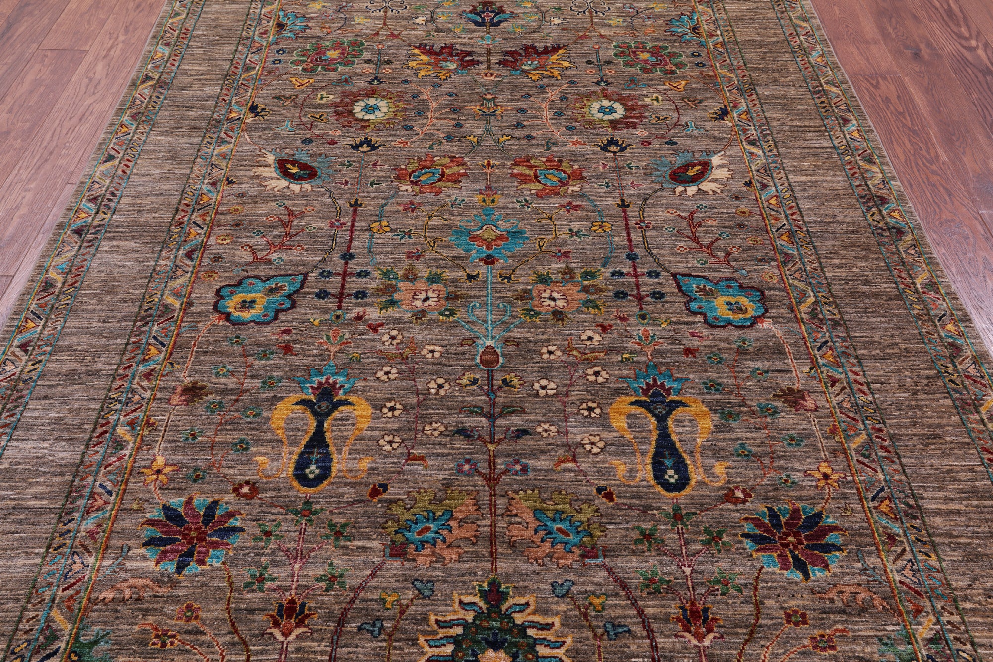 Peshawar Hand Knotted Wool Rug - 5' 9" X 8' 3" - Golden Nile