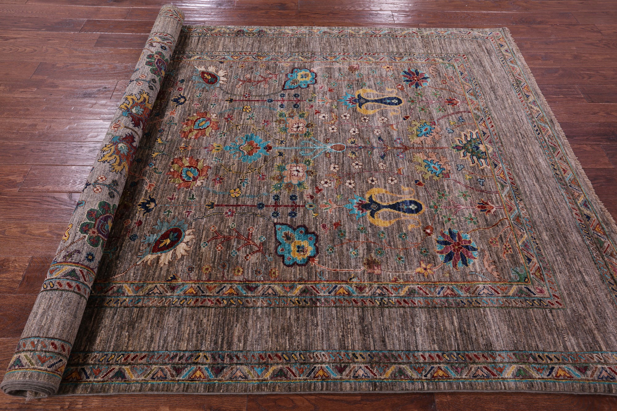 Peshawar Hand Knotted Wool Rug - 5' 9" X 8' 3" - Golden Nile