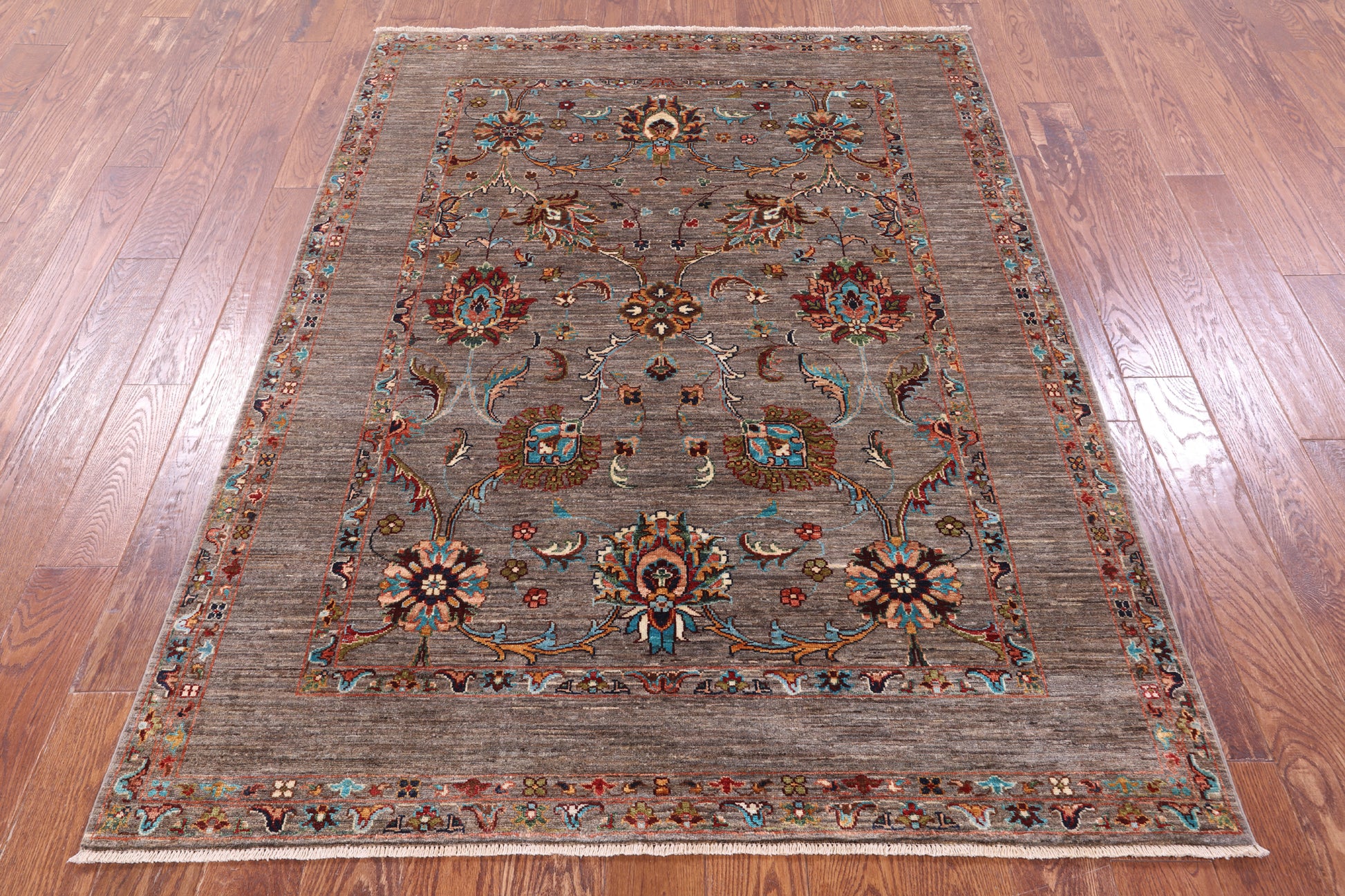 Peshawar Hand Knotted Wool Rug - 4' 11" X 6' 8" - Golden Nile