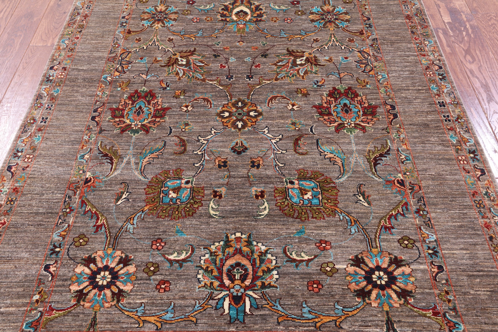 Peshawar Hand Knotted Wool Rug - 4' 11" X 6' 8" - Golden Nile