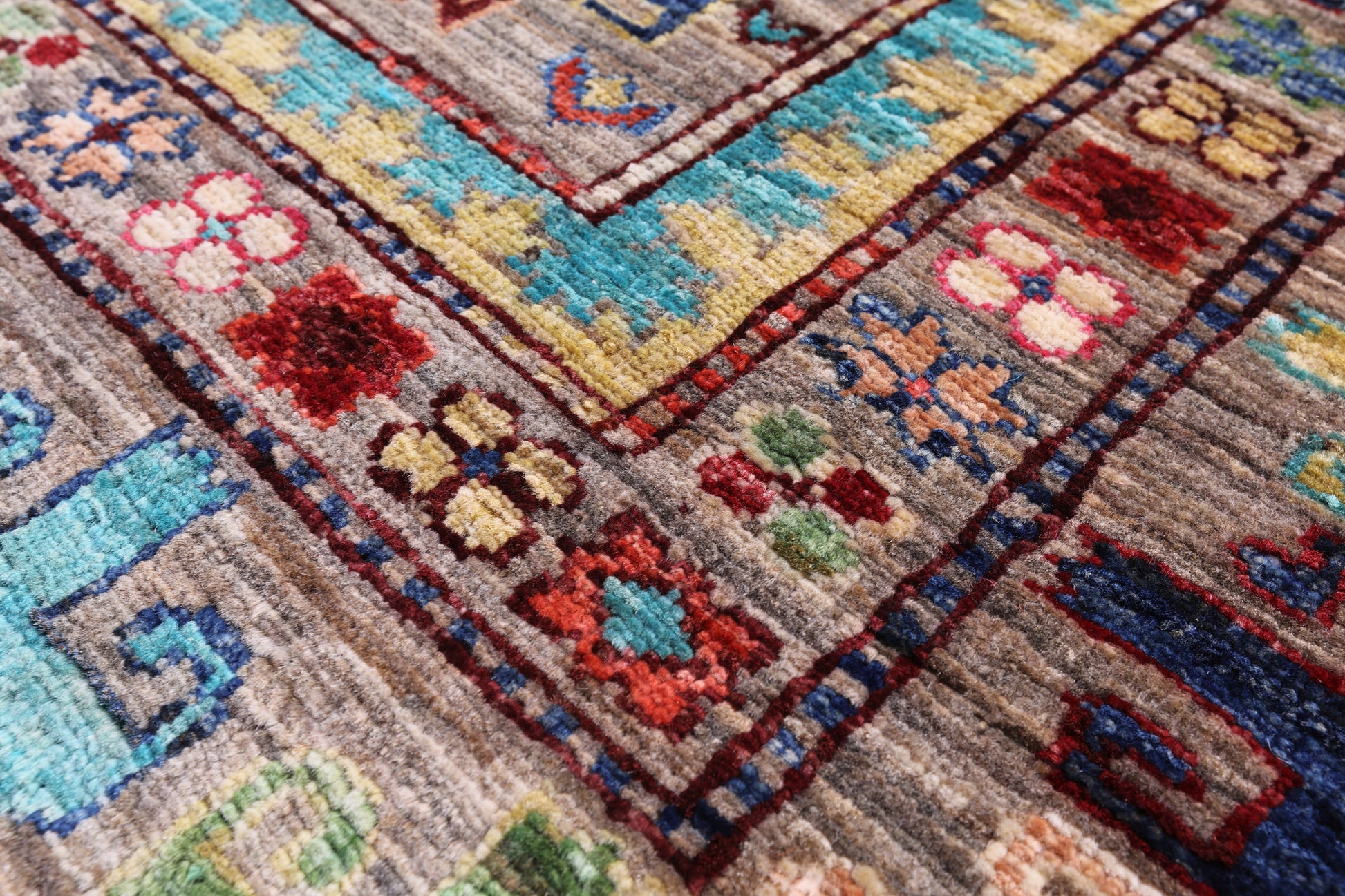 Tribal Persian Hand Knotted Wool Rug - 5' 1" X 7' 1" - Golden Nile