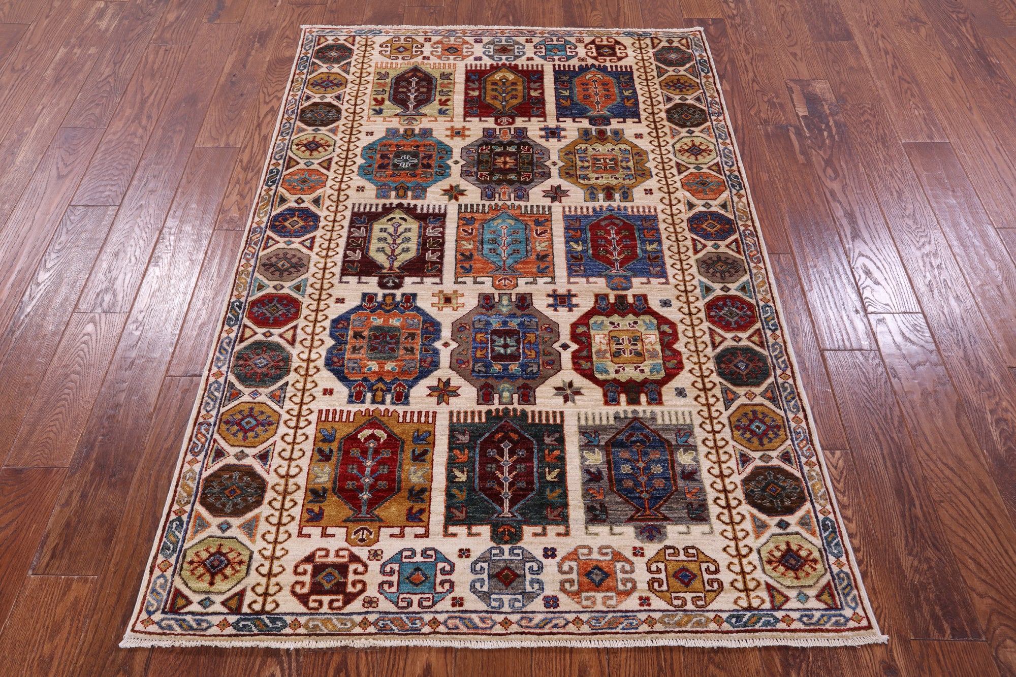 Ivory Turkmen Ersari Hand Knotted Wool Rug - 4' 1" X 6' 1" - Golden Nile