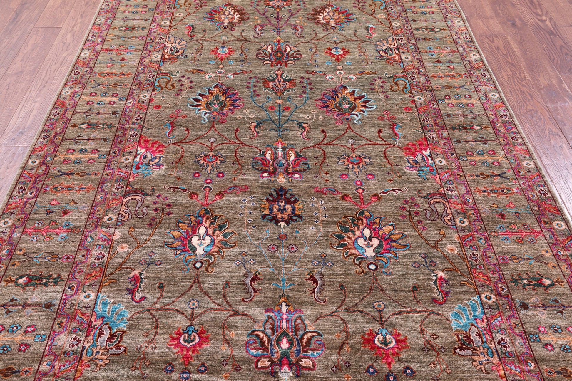 Peshawar Hand Knotted Wool Rug - 5' 10" X 8' 11" - Golden Nile