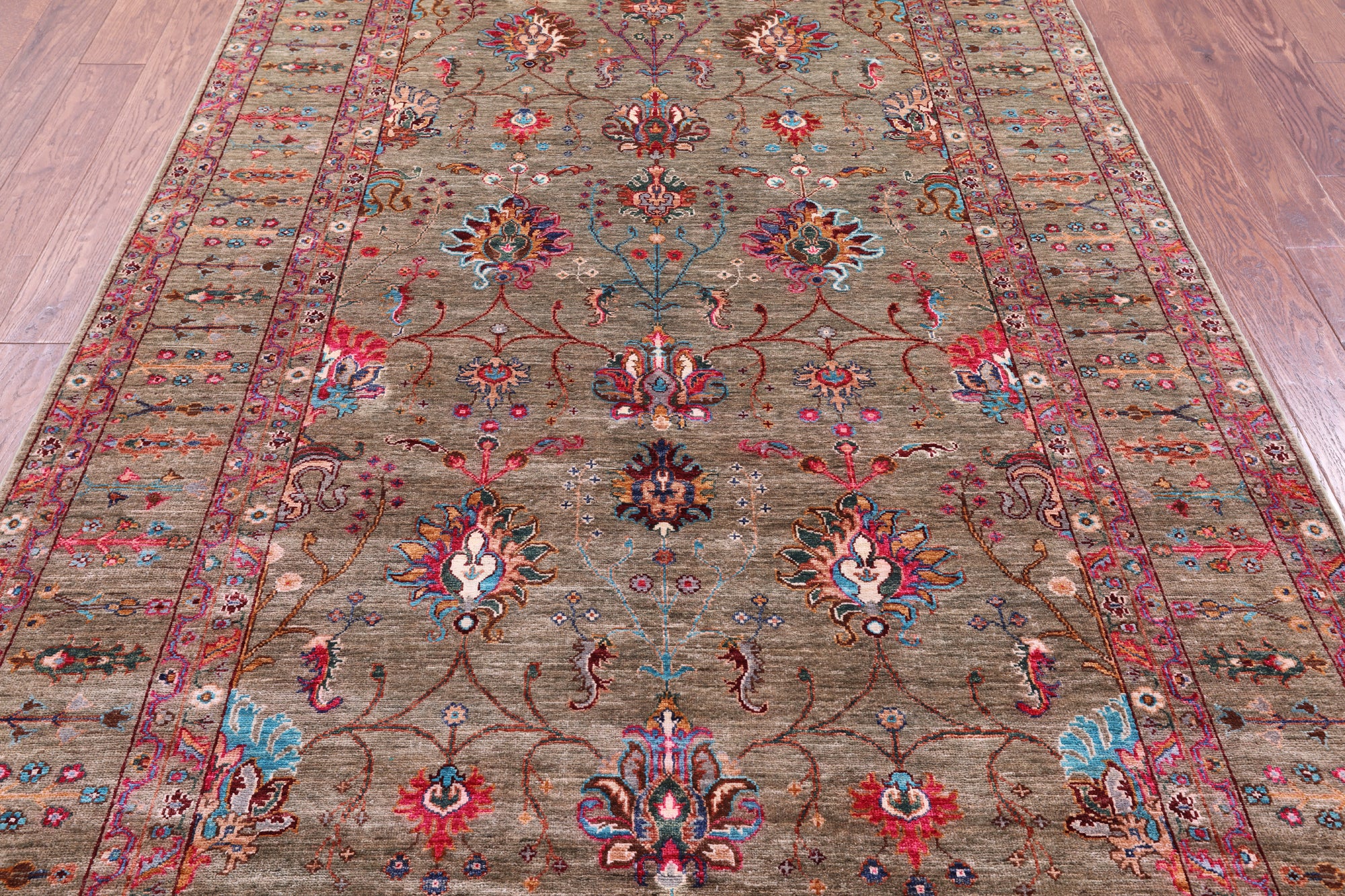 Peshawar Hand Knotted Wool Rug - 5' 10" X 8' 11" - Golden Nile