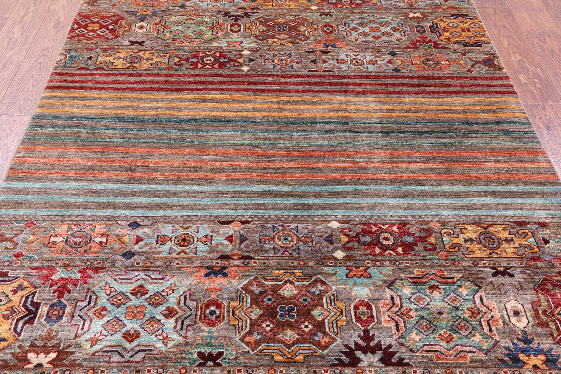 Khorjin Persian Gabbeh Handmade Wool Rug - 5' 0" X 6' 2" - Golden Nile