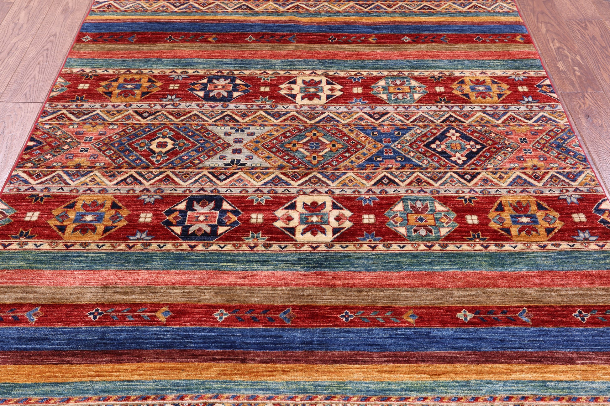 Khorjin Persian Gabbeh Hand Knotted Wool Rug - 4' 11" X 5' 6" - Golden Nile