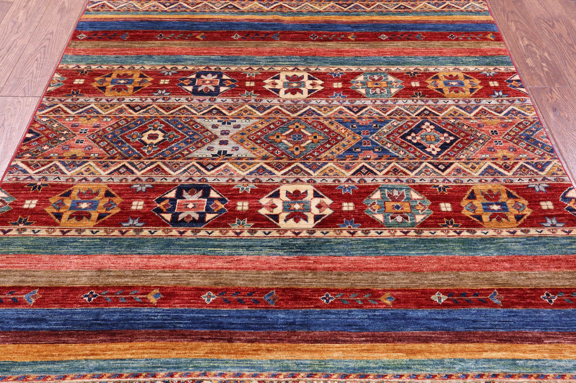 Khorjin Persian Gabbeh Hand Knotted Wool Rug - 4' 11" X 5' 6" - Golden Nile