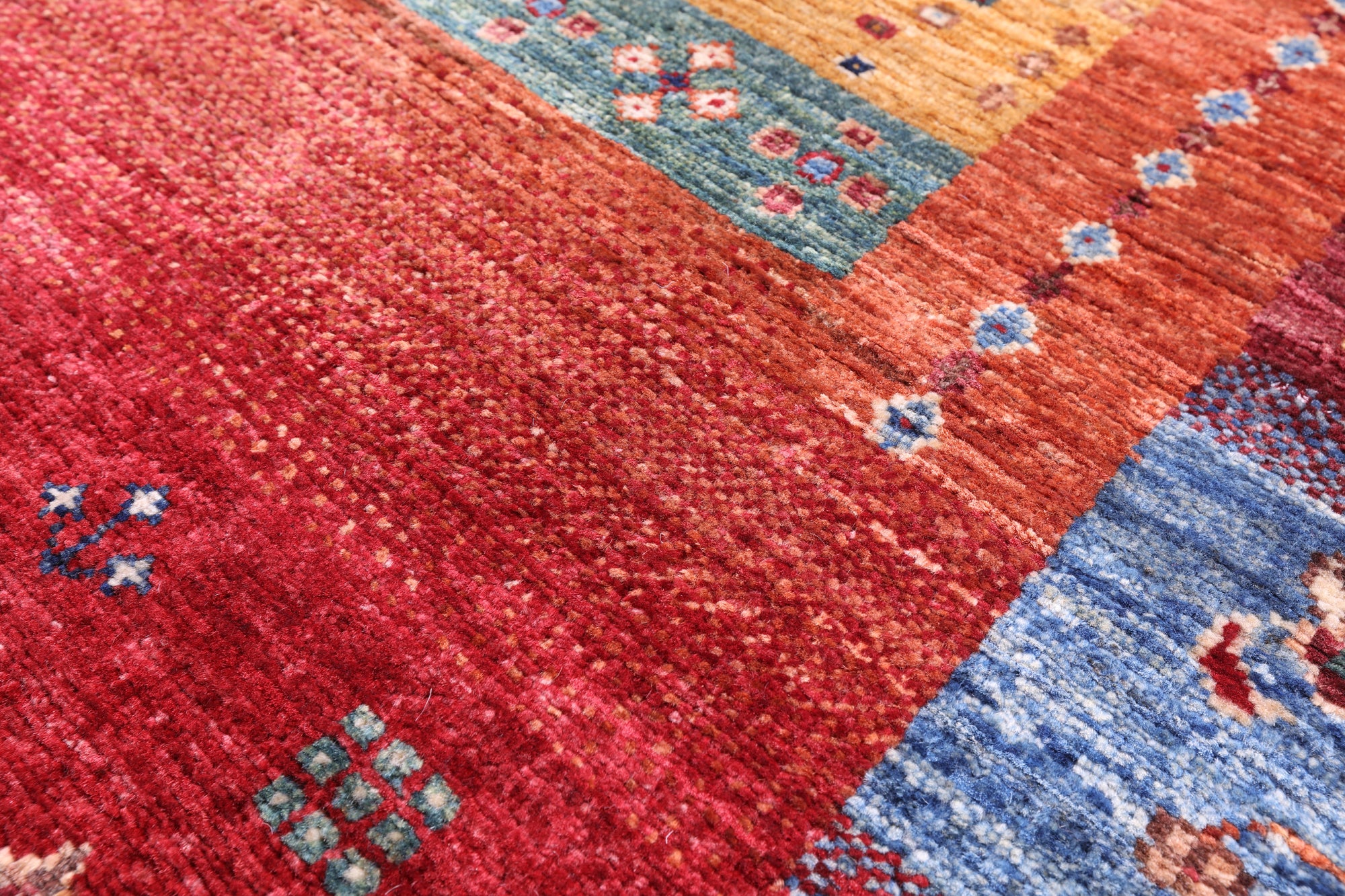 Tribal Persian Gabbeh Hand Knotted Wool Rug - 5' 1" X 6' 9" - Golden Nile